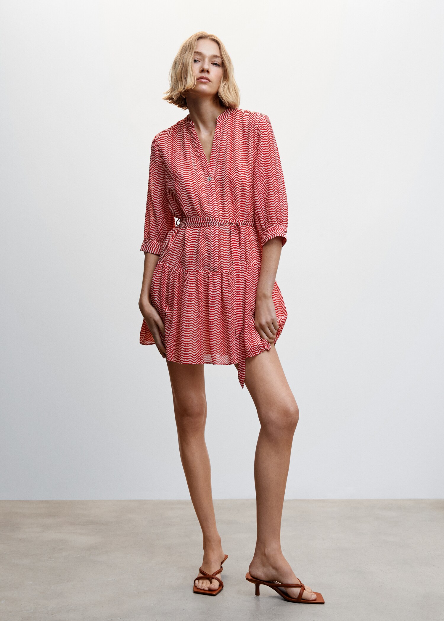 Bedrucktes Kleid mit Taillenband - Allgemeine Ansicht