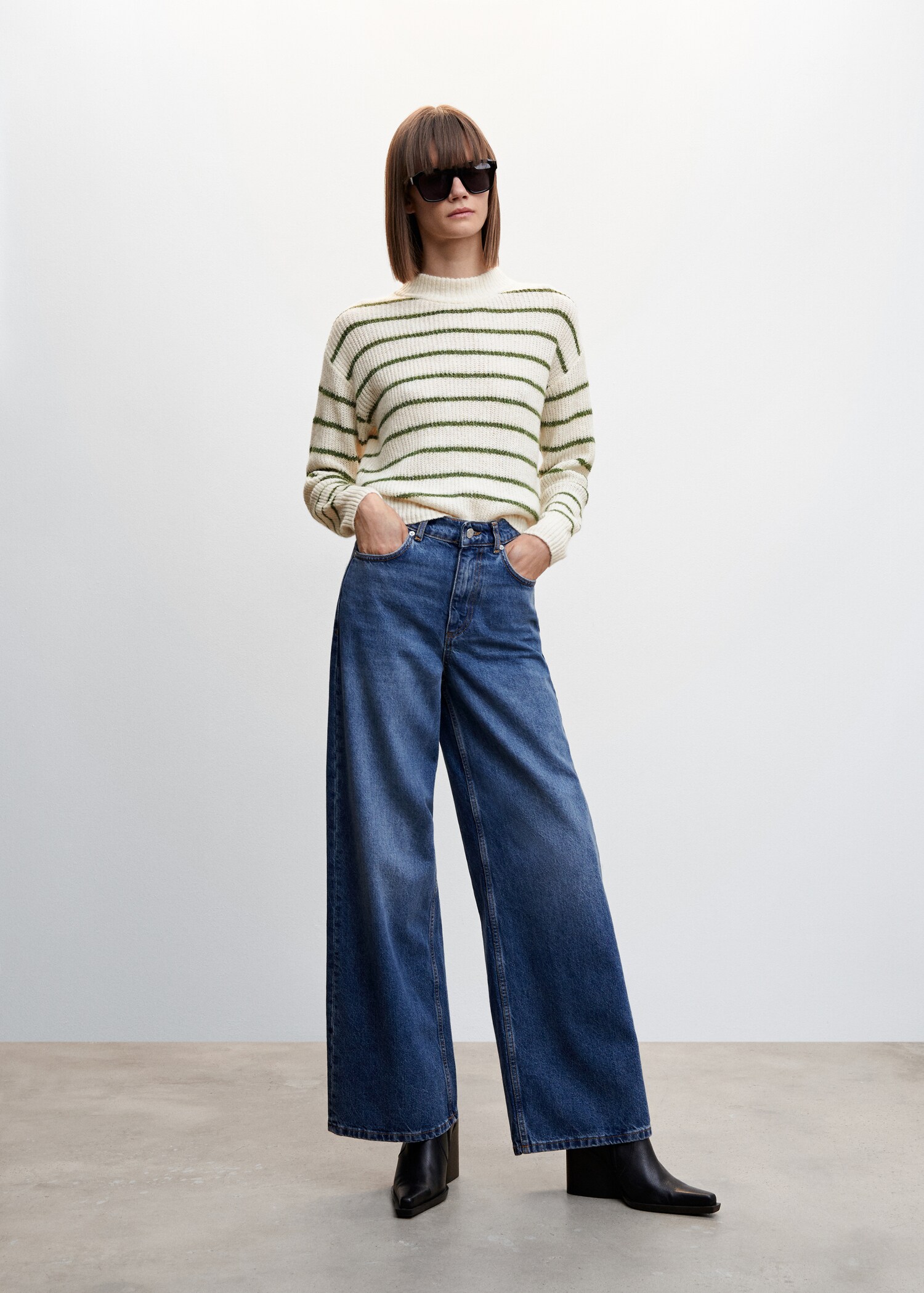 Camisola às riscas de lurex - Plano geral