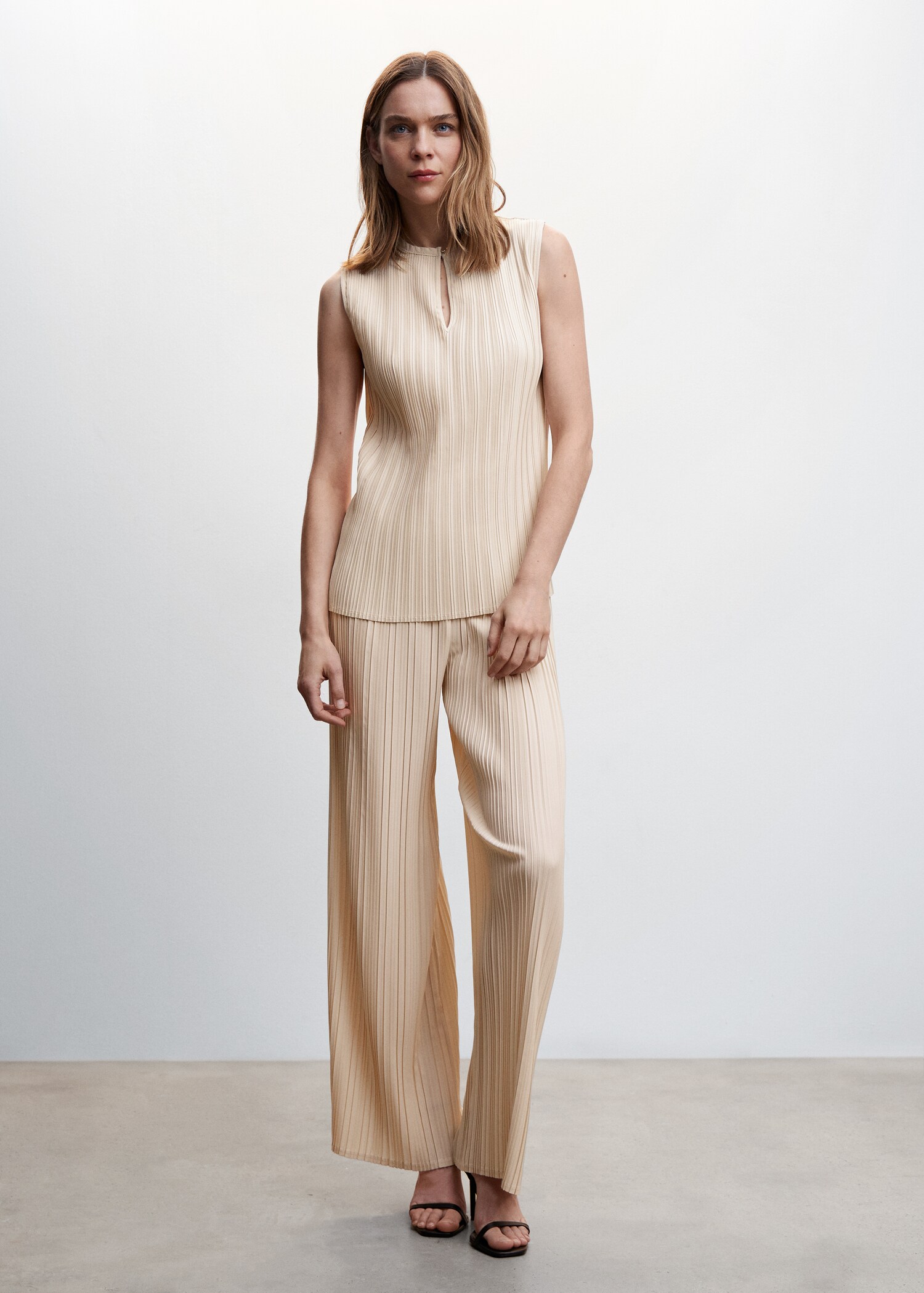 Pleated strap top - General plane