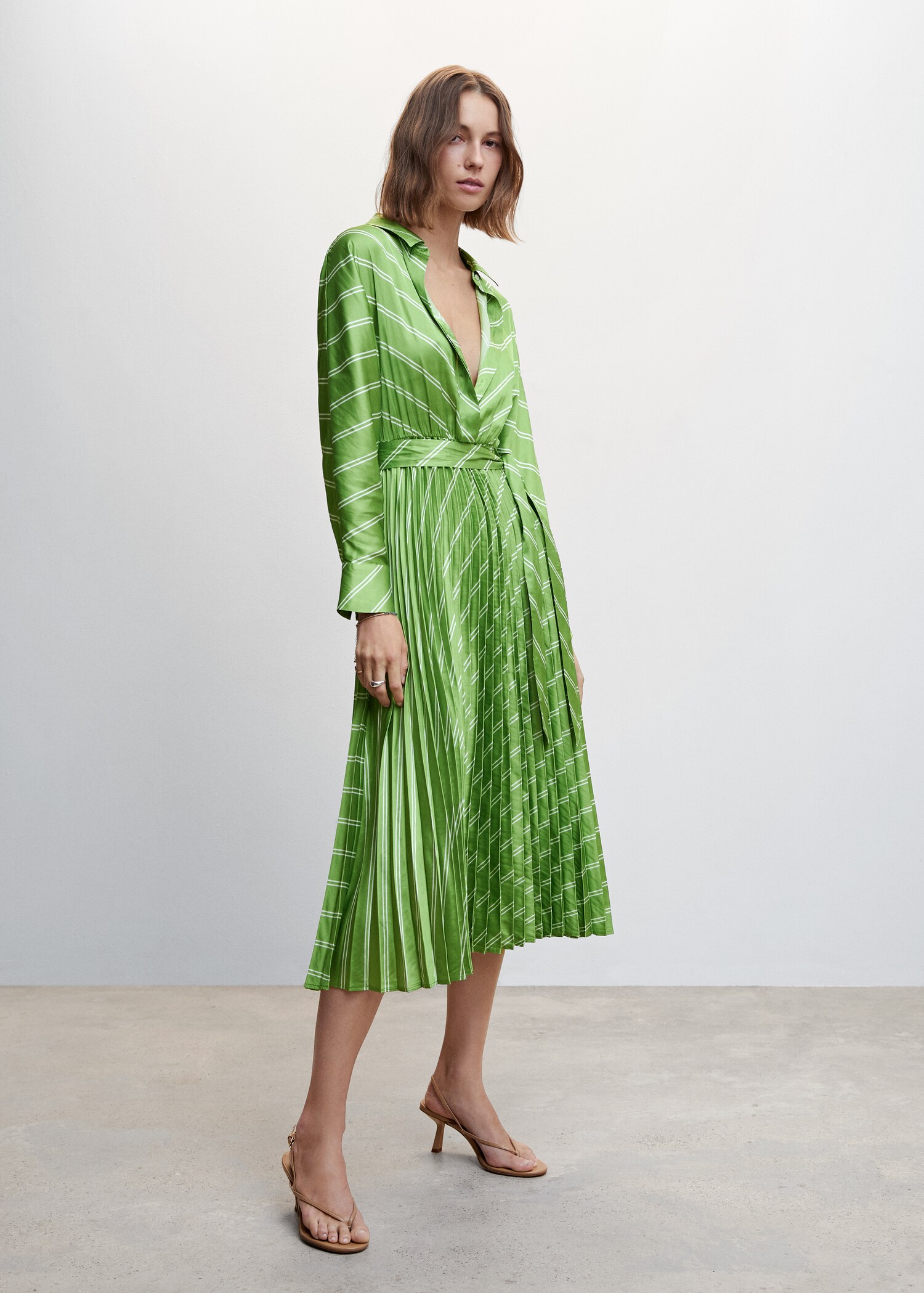 Pleated satin-effect shirt dress - General plane