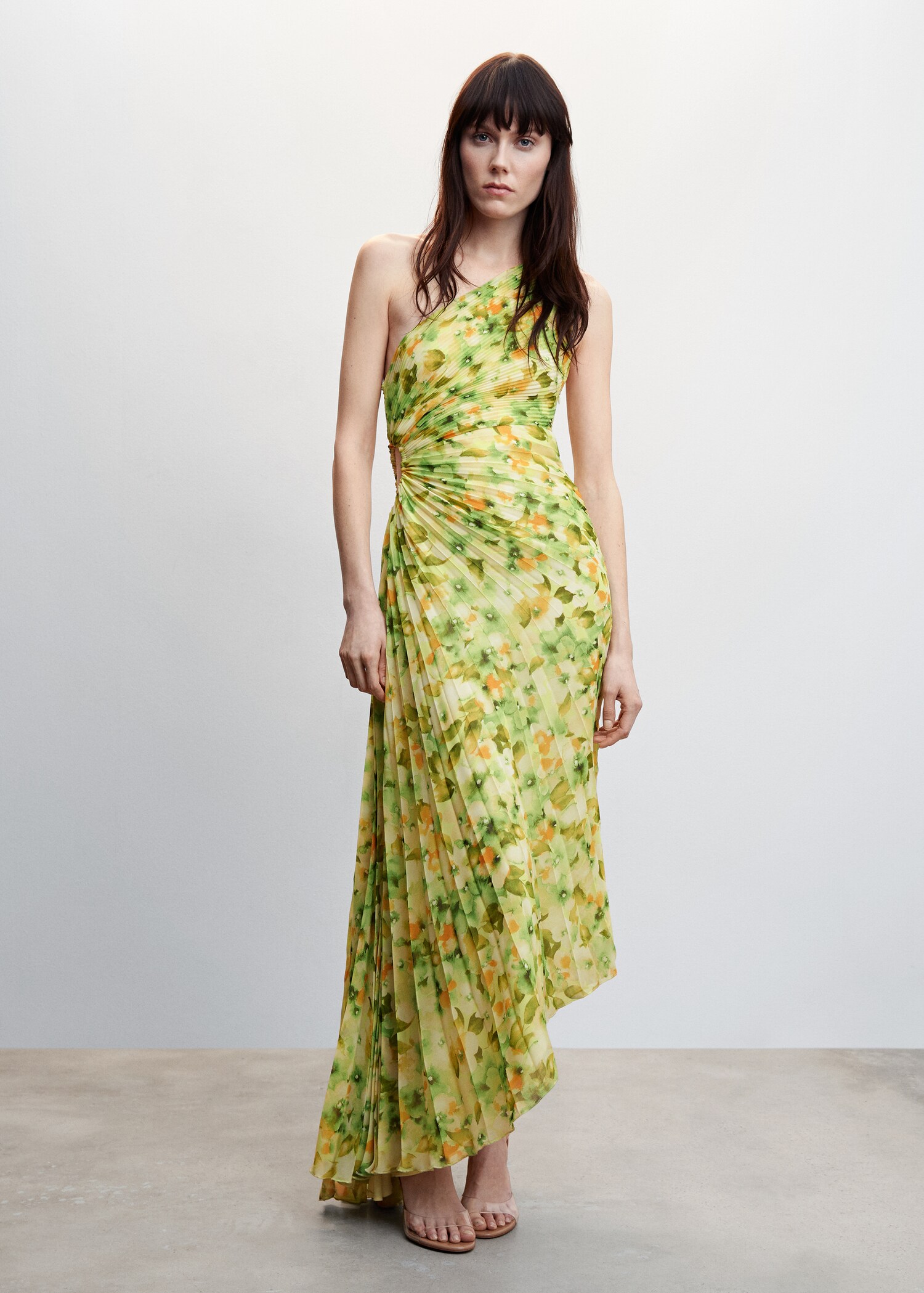 Asymmetrical pleated dress - General plane