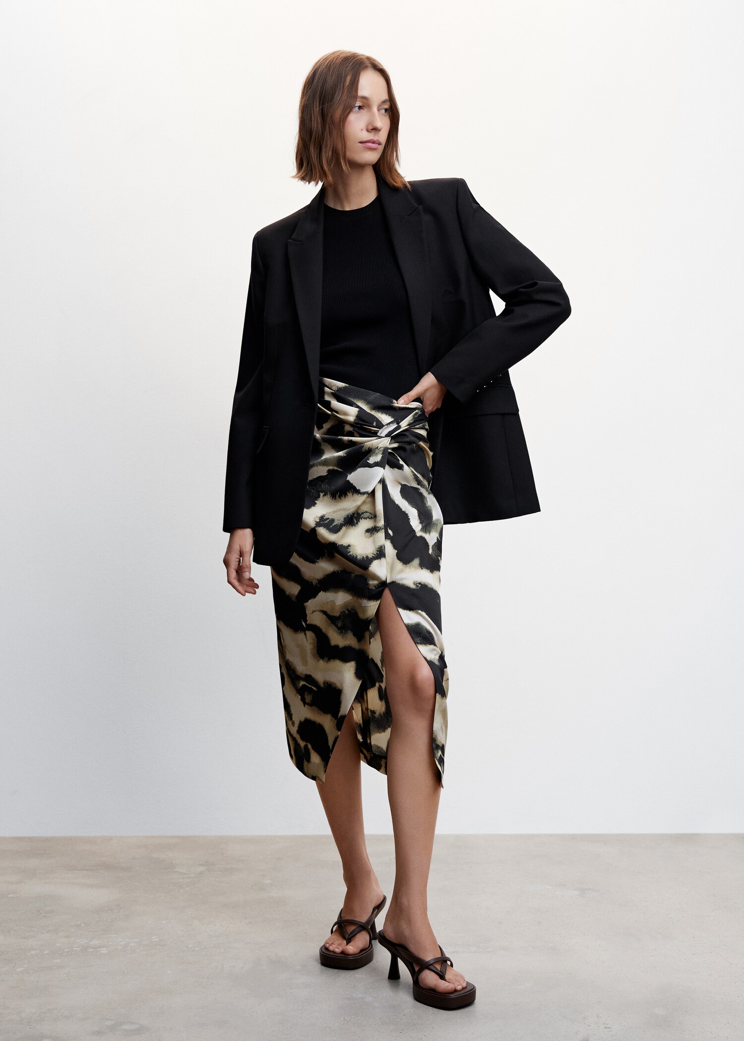 Knot printed skirt - General plane