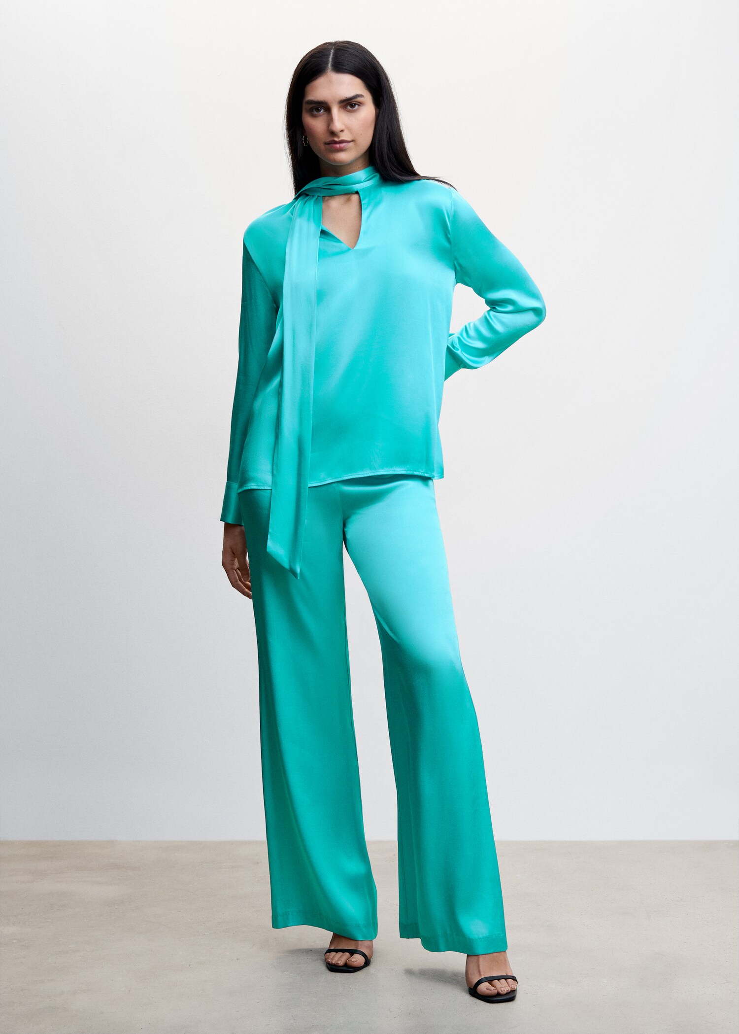Satin blouse with bow collar - General plane