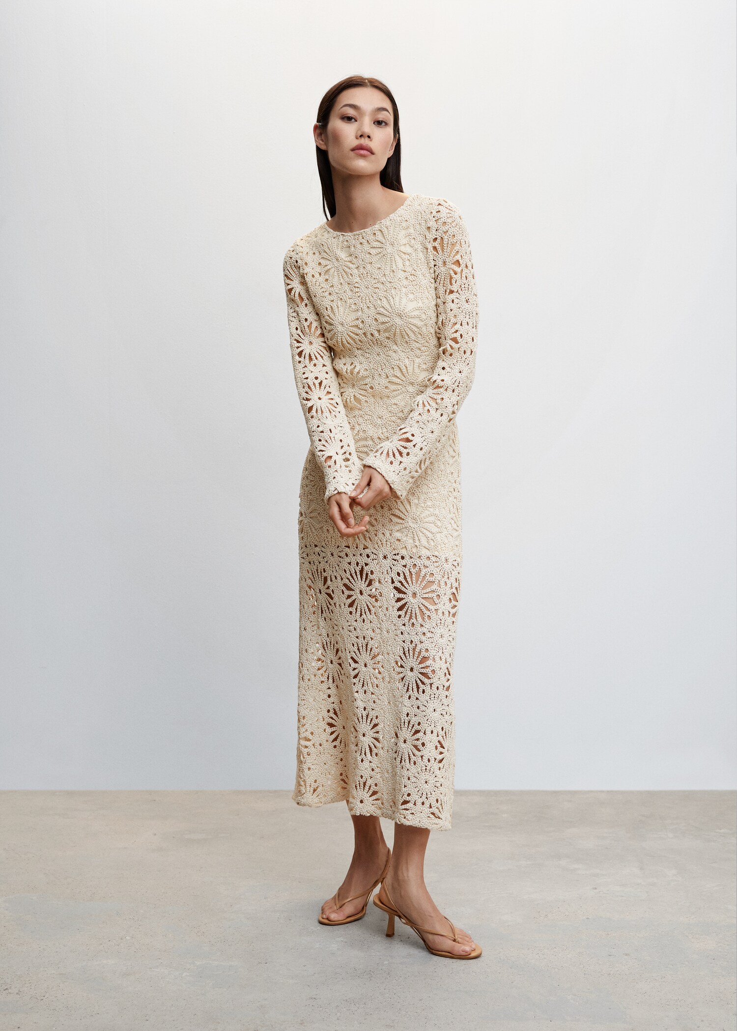 Crochet dress with back neckline - General plane