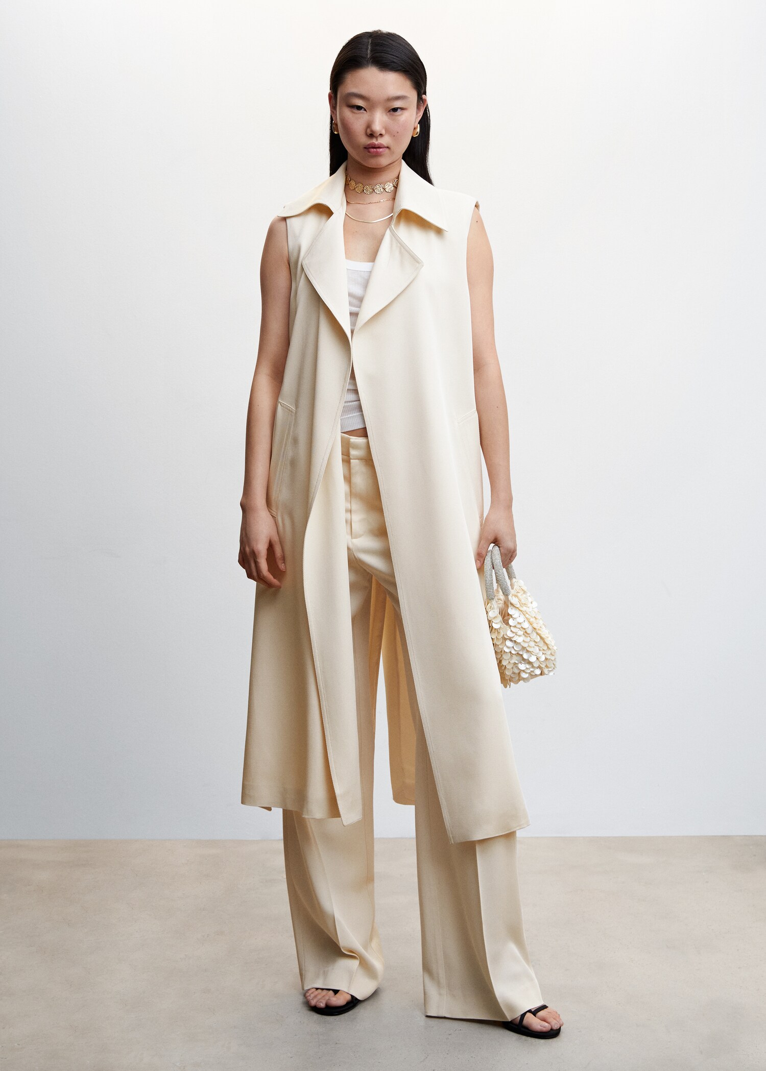 Long vest with lapels  - General plane