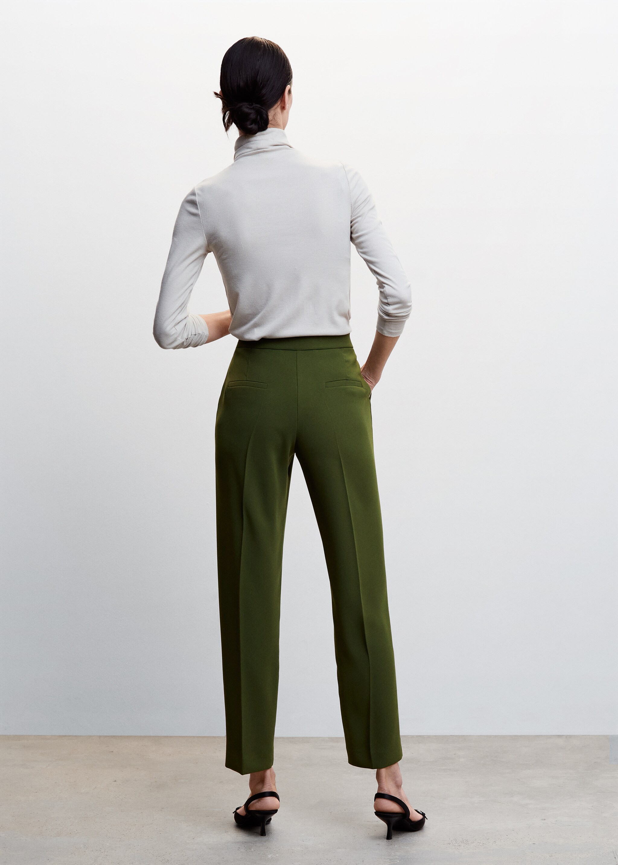 Flowy suit pants - Reverse of the article