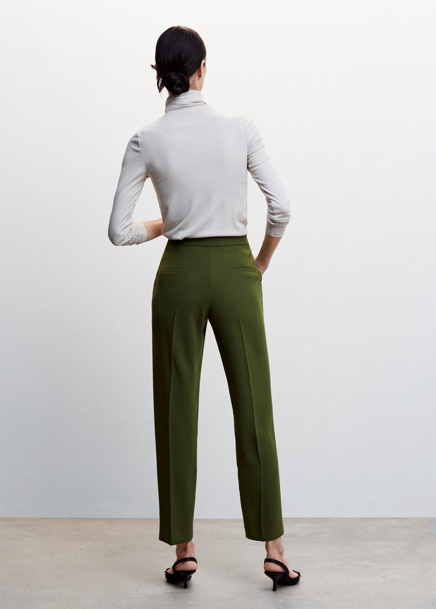 Soepelvallende pantalon - Achterkant van het artikel