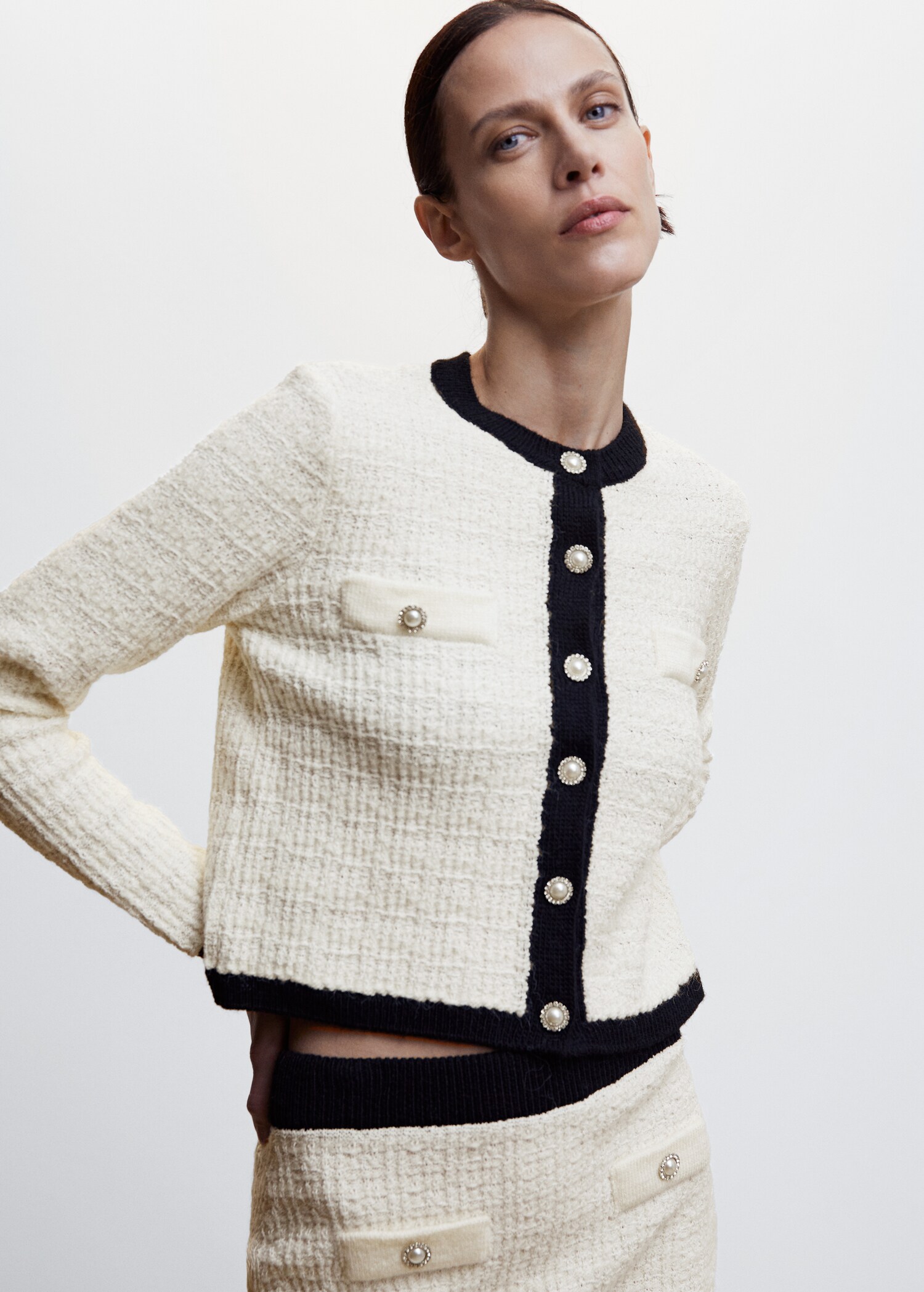 Cárdigan tweed bolsillos - Plano medio