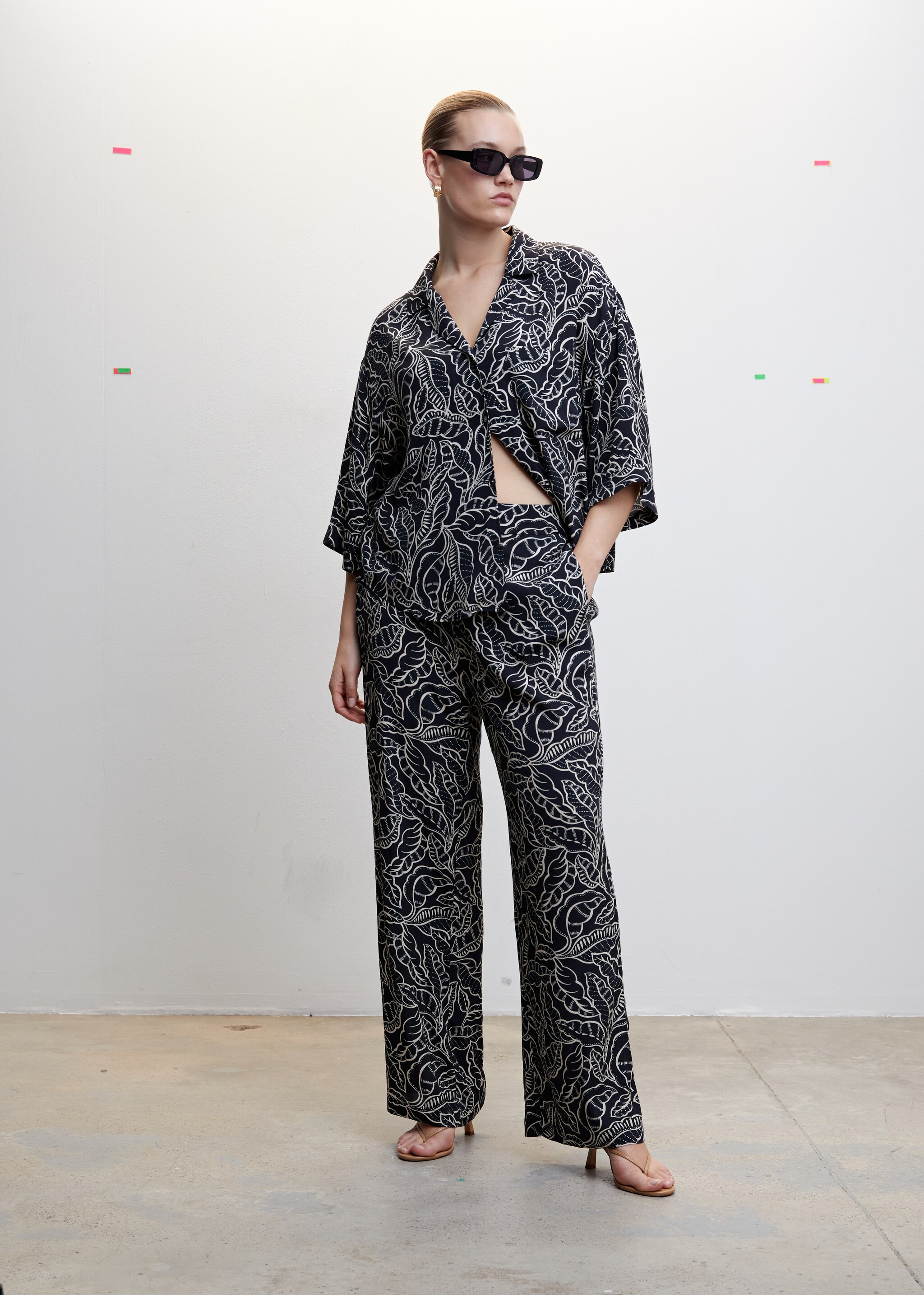 Floral palazzo trousers - Details of the article 6