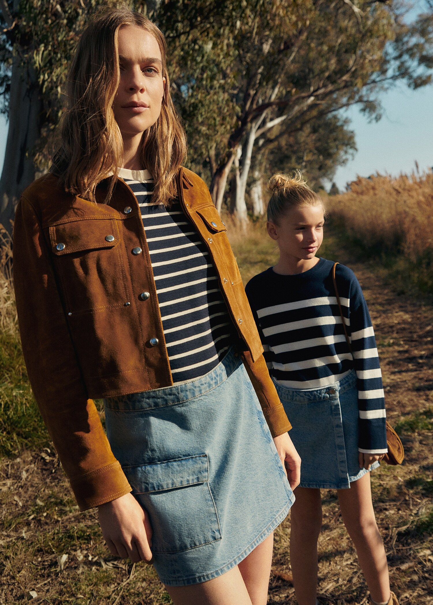 Crossed denim mini-skirt - Details of the article 7