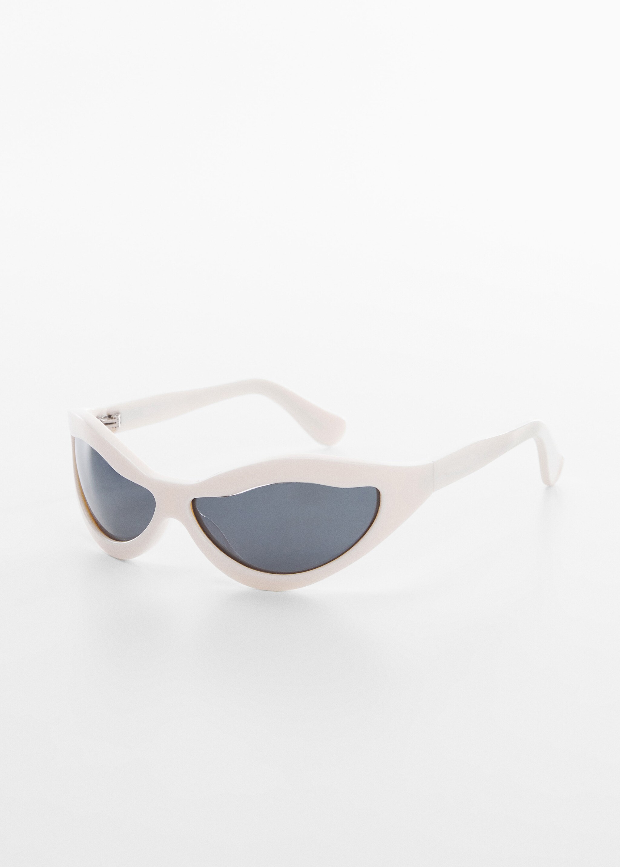 Óculos de sol com lentes irregulares - Plano médio