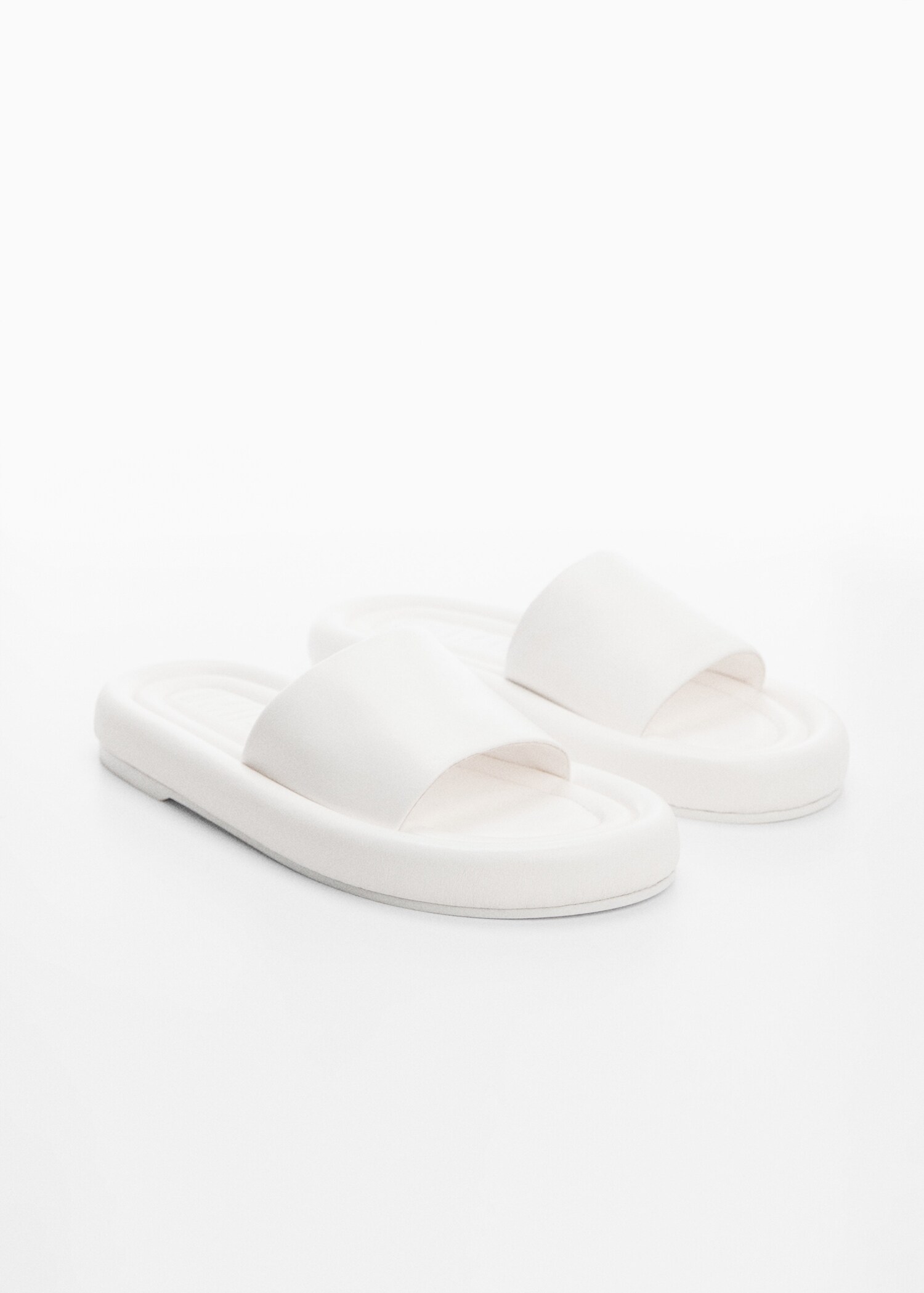 Leather sandals with a wide strap  - Medium plane