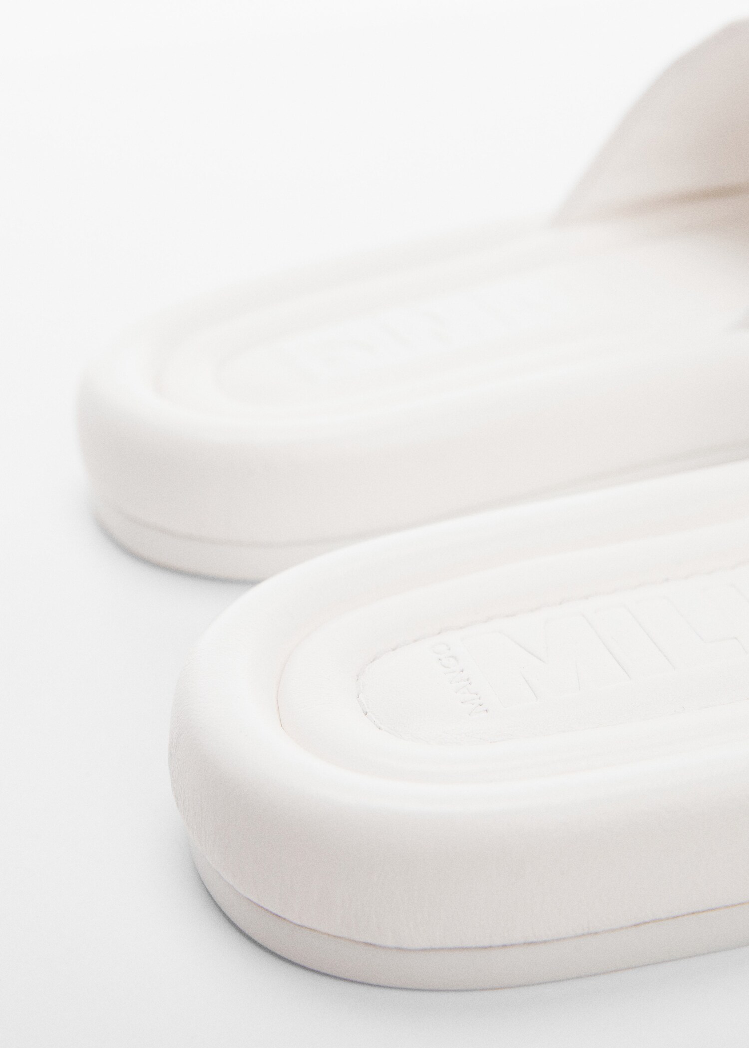 Leather sandals with a wide strap  - Details of the article 2