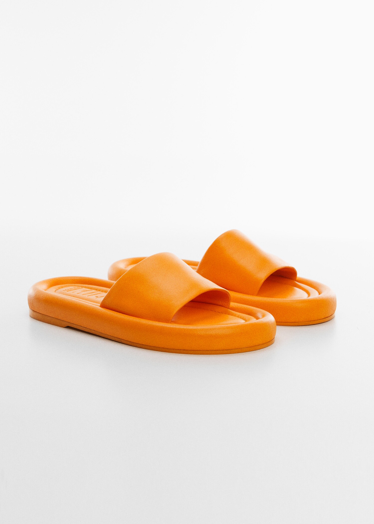 Leather sandals with a wide strap  - Medium plane