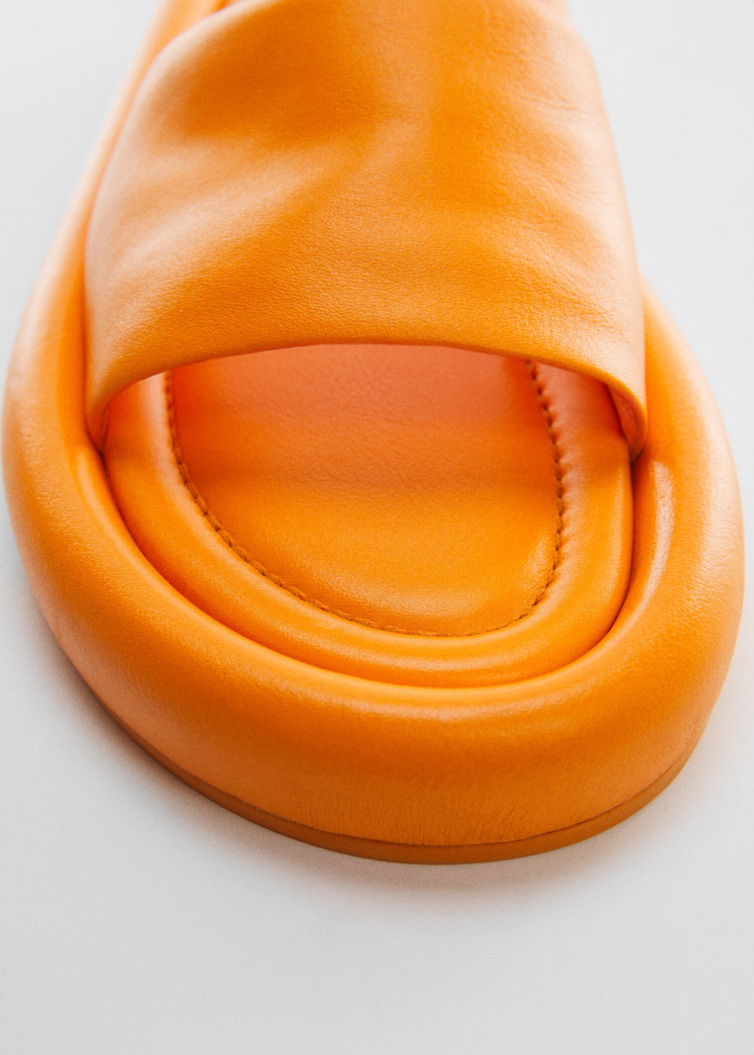 Leather sandals with a wide strap  - Details of the article 2