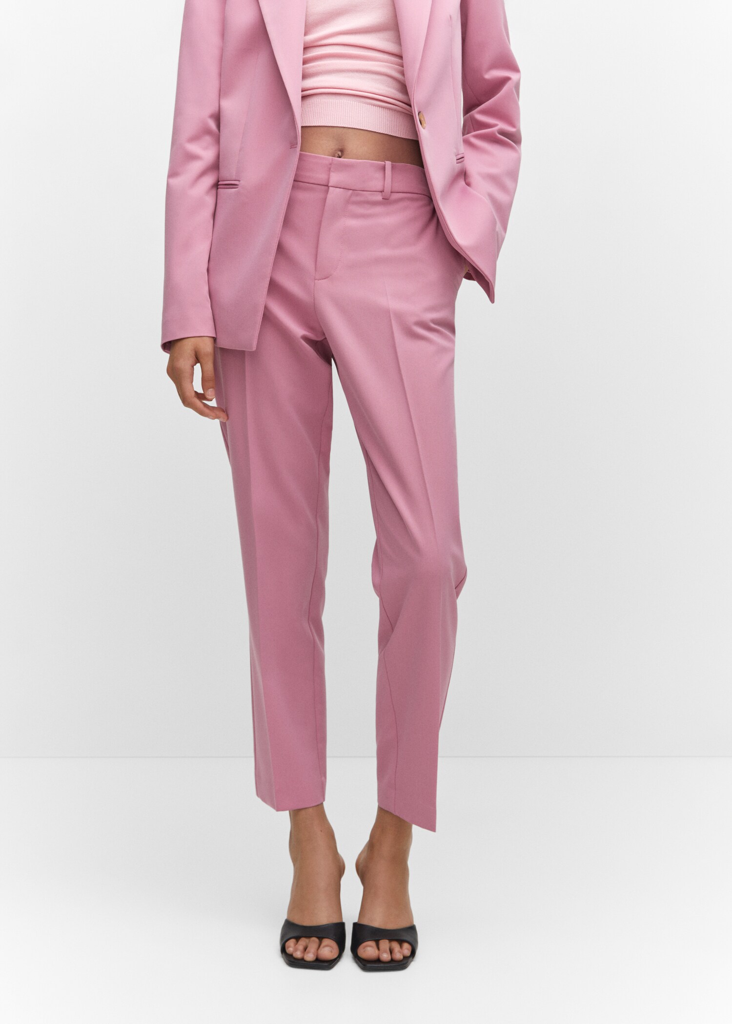 Pantalón recto traje - Plano medio
