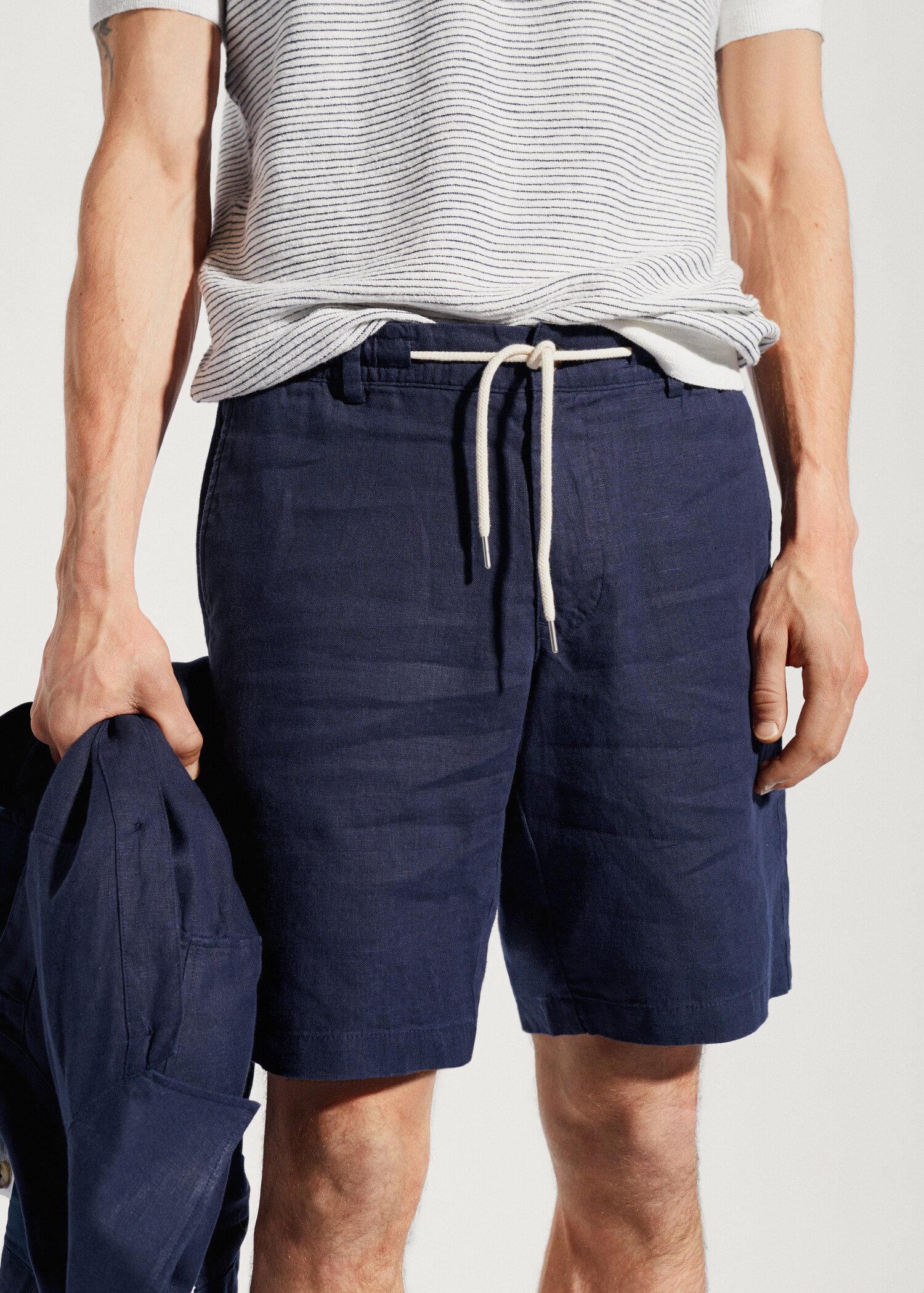 100% linen bermuda shorts with drawstring - Details of the article 1