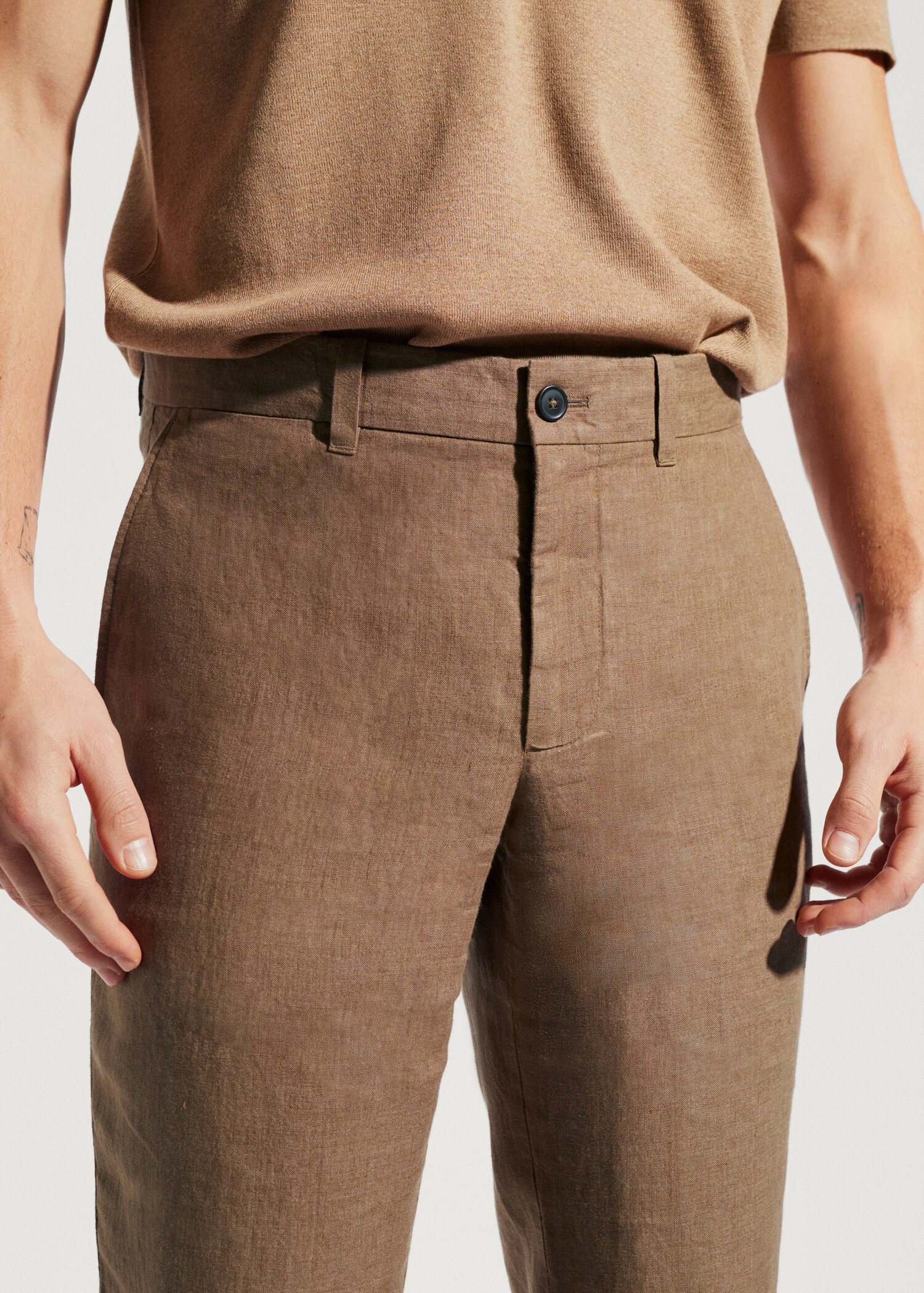 Slim-fit 100% linen trousers - Details of the article 1