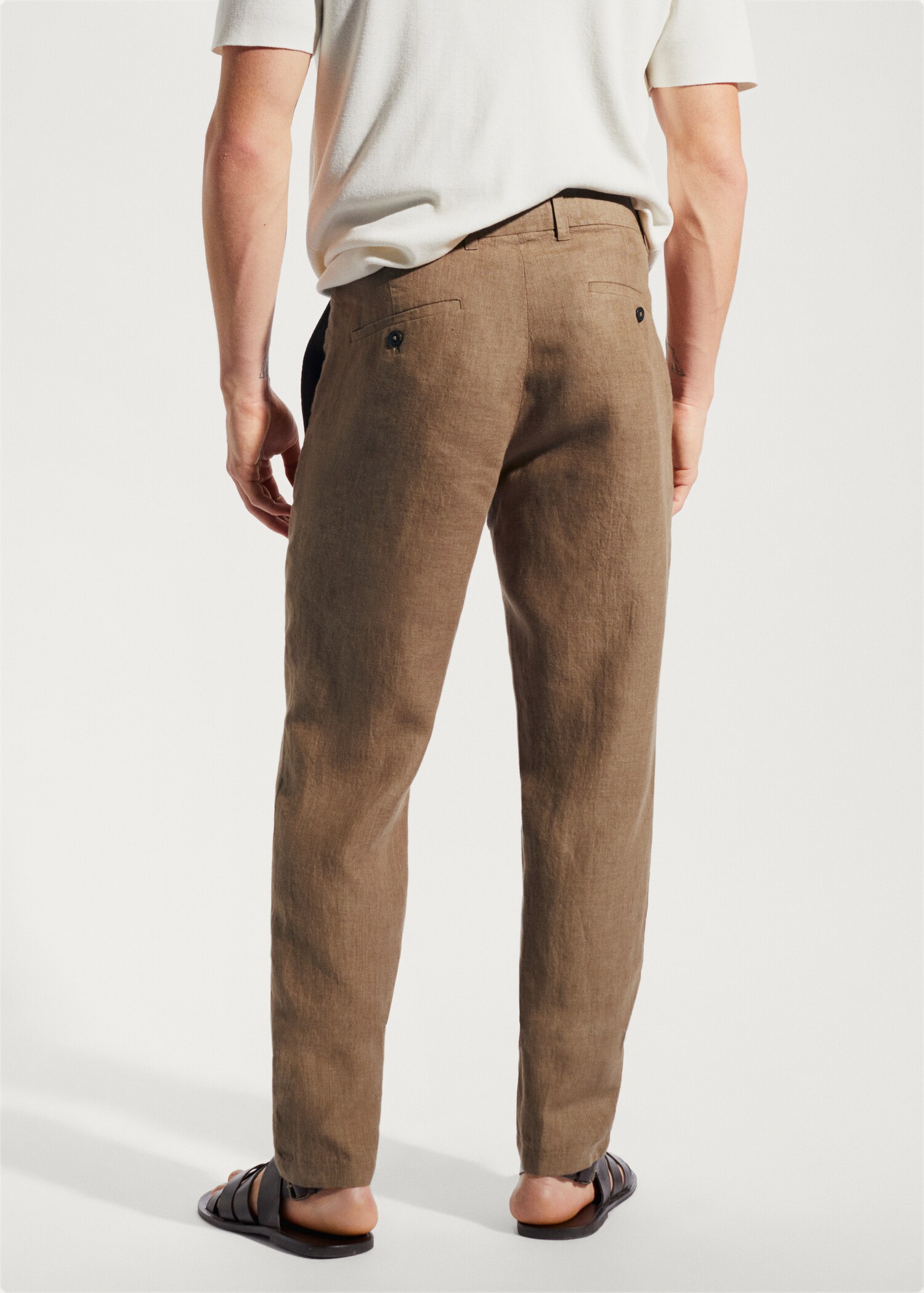 Slim-fit 100% linen trousers - Reverse of the article