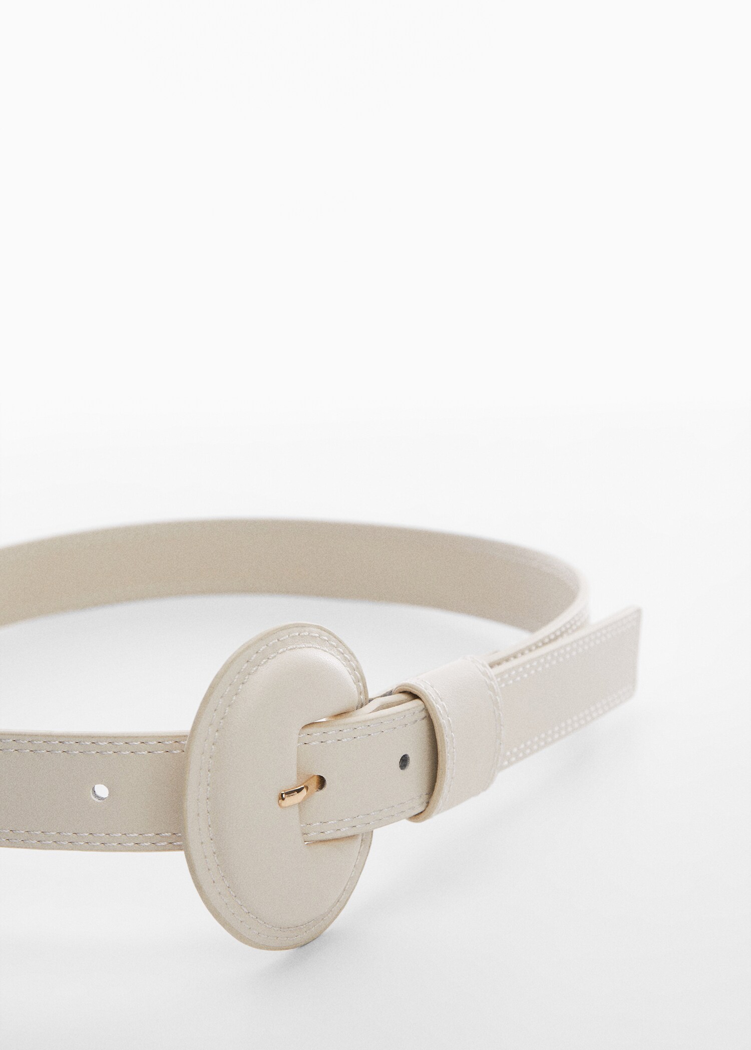 Ceinture boucle ronde - Plan moyen