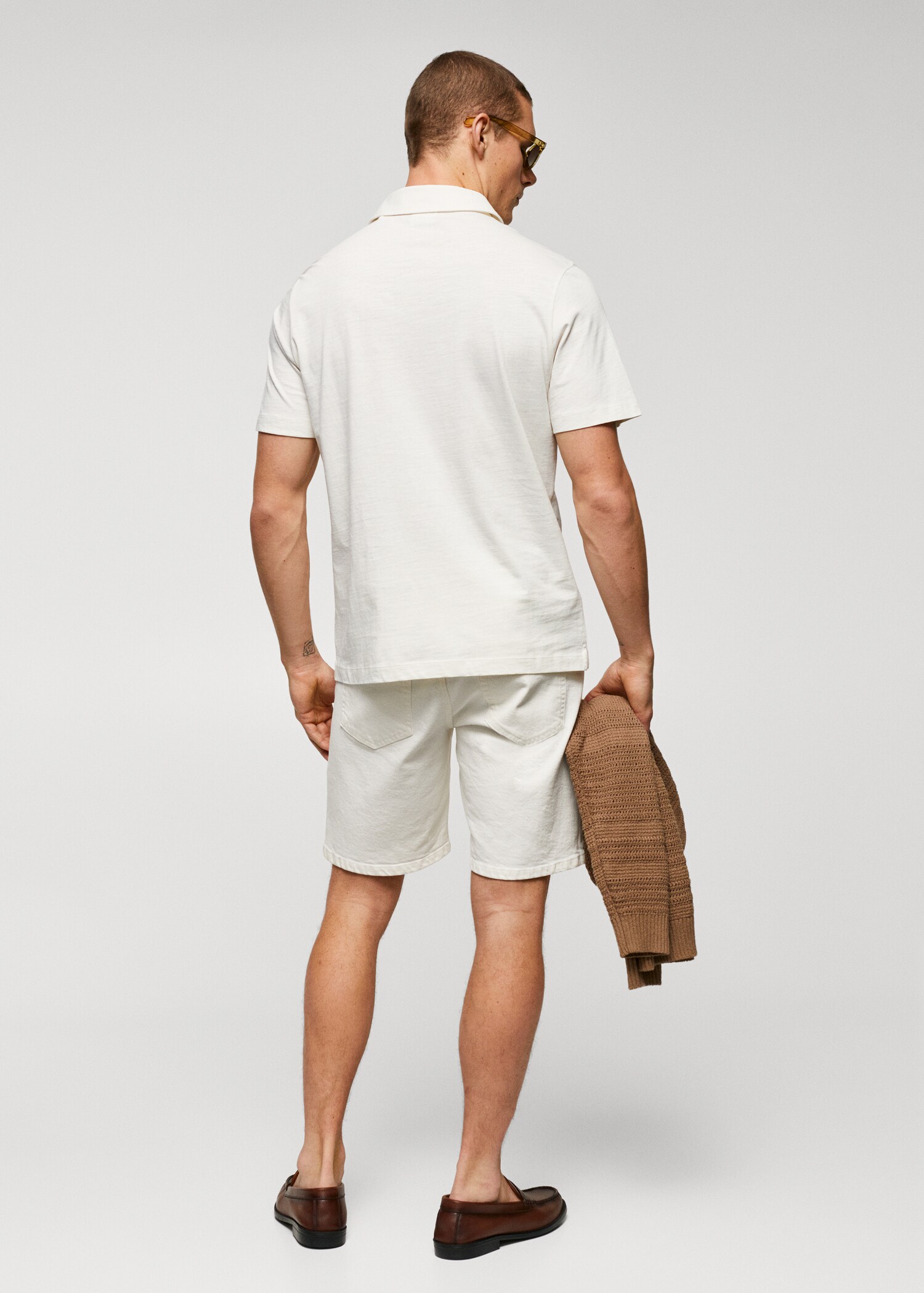100% cotton basic polo shirt  - Reverse of the article