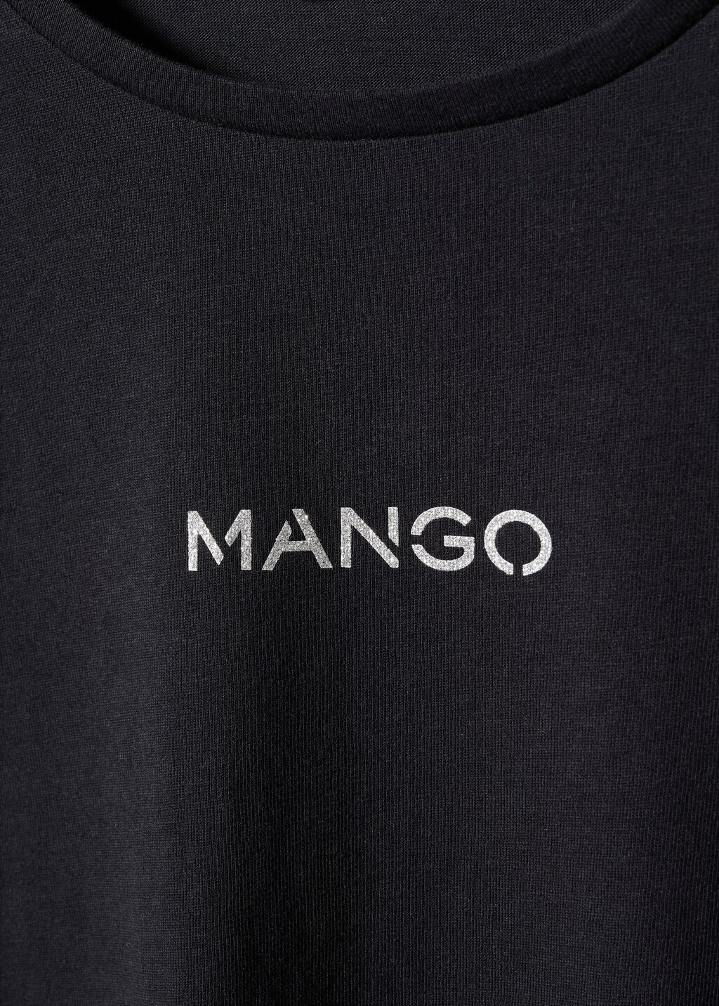 Camiseta logo mango deals