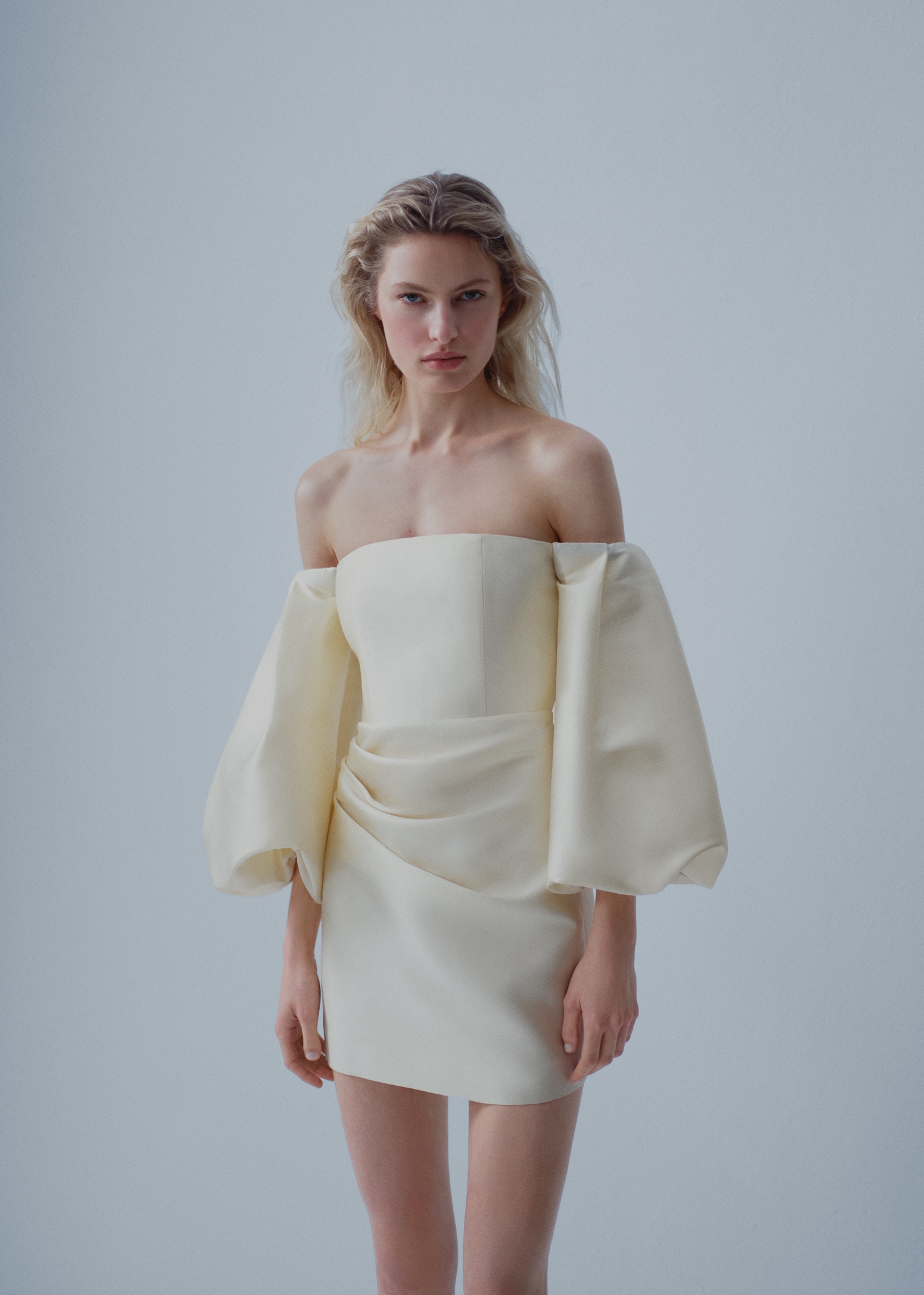 Robe satin manches bouffantes - Main Image