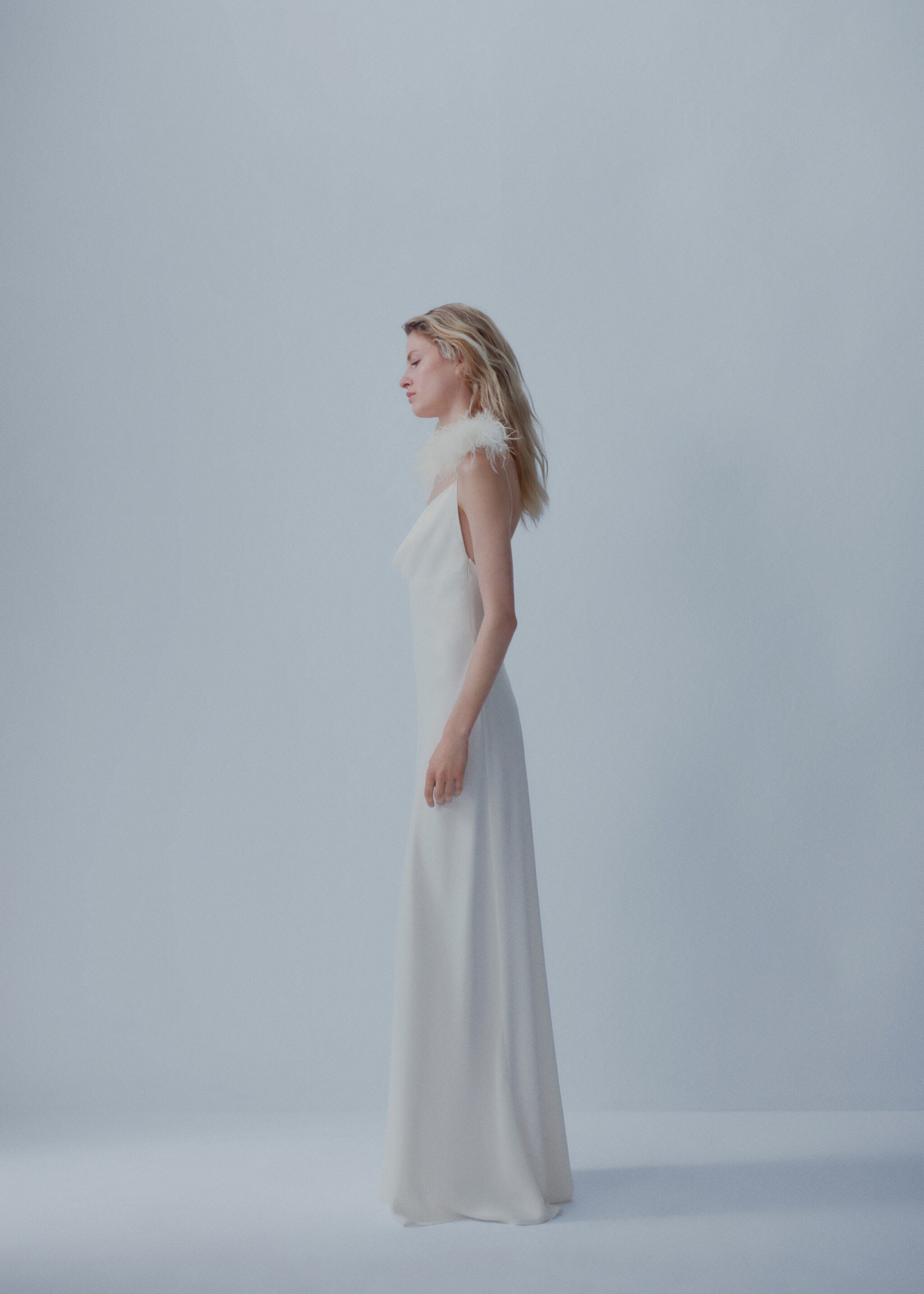 Slip dress with feather detail - Medium plane, White. Ref: 57001110-00.