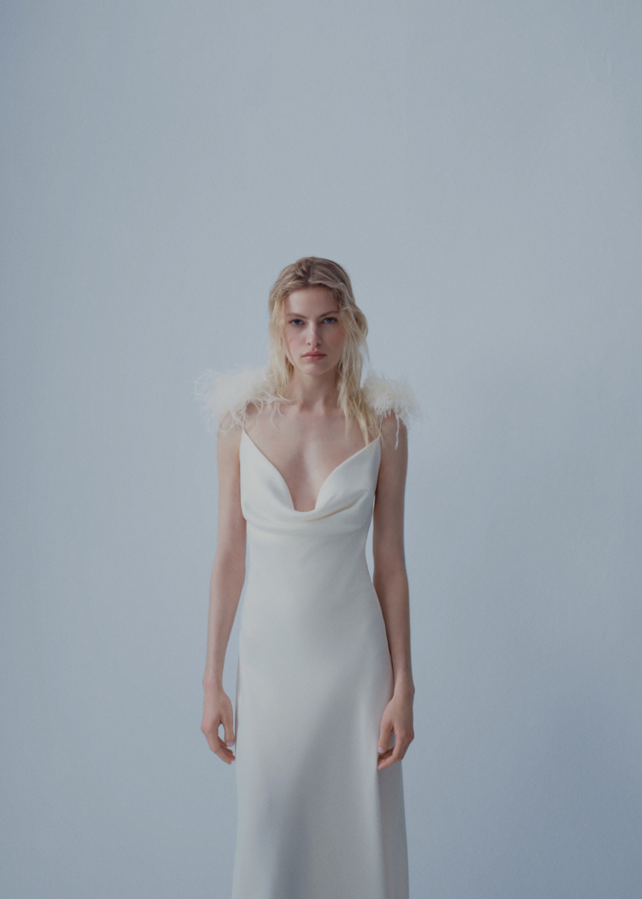 Slip dress with feather detail - Details of the article 2, White. Ref: 57001110-00.