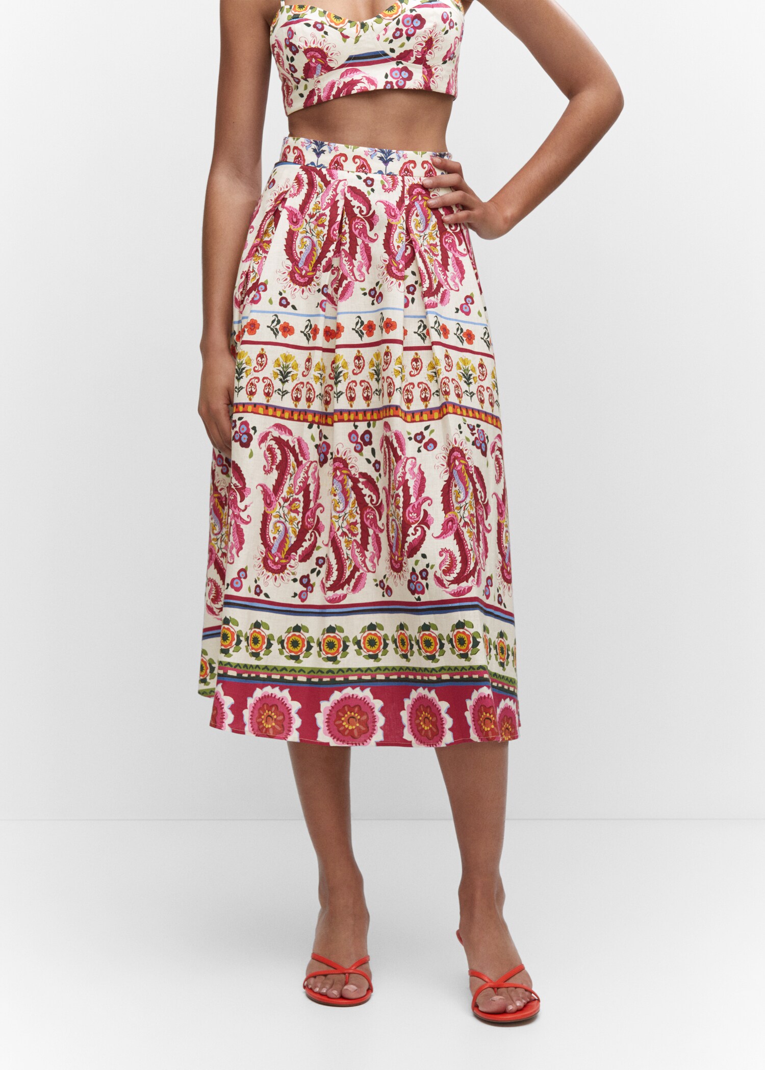 Falda lino estampada - Plano medio