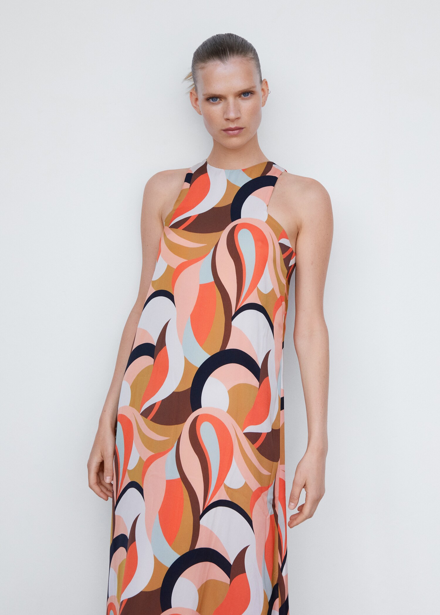 Vestido halter estampado - Plano médio