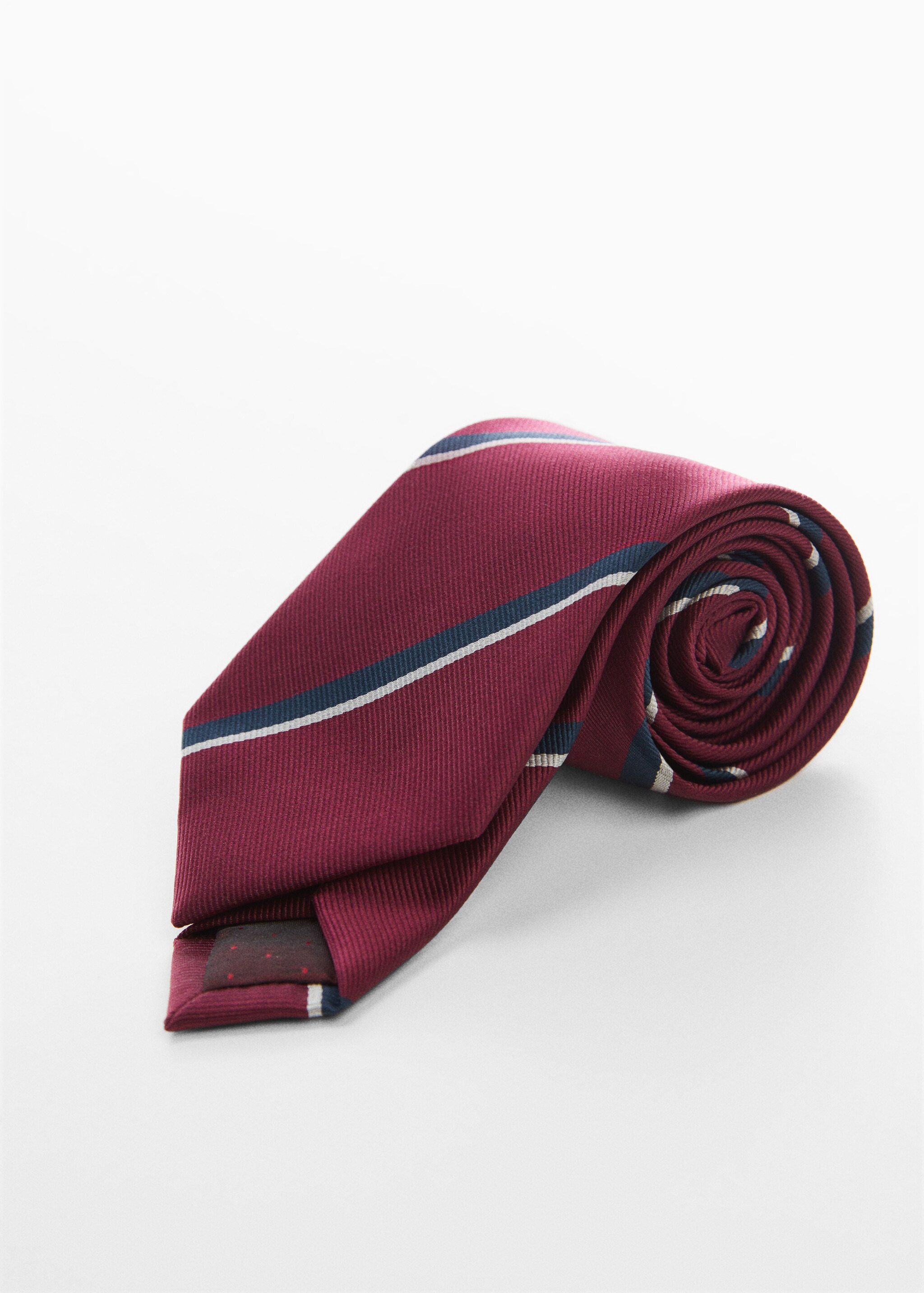 Cravate à rayures - Plan moyen