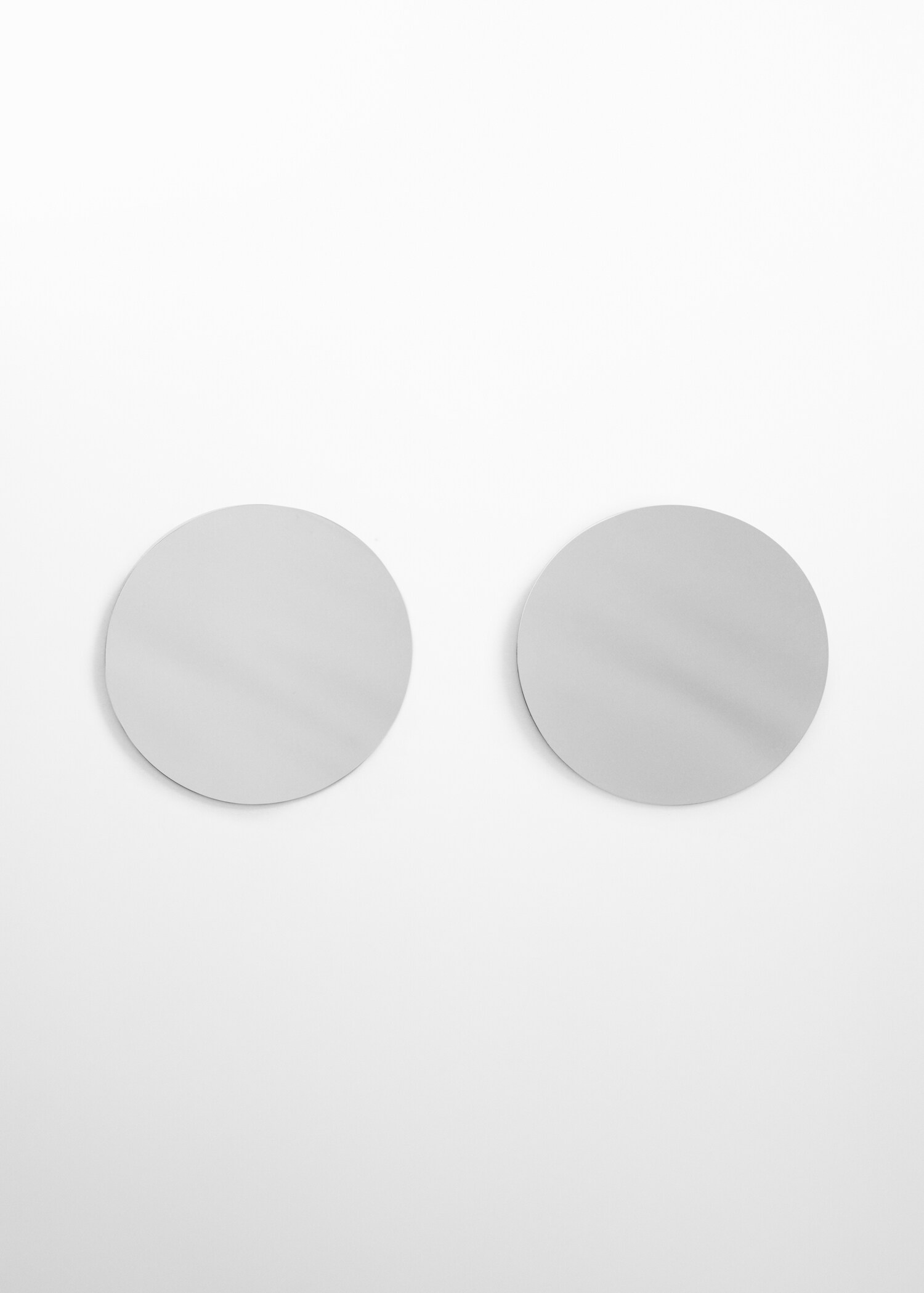 Circle design maxi earrings - Article without model