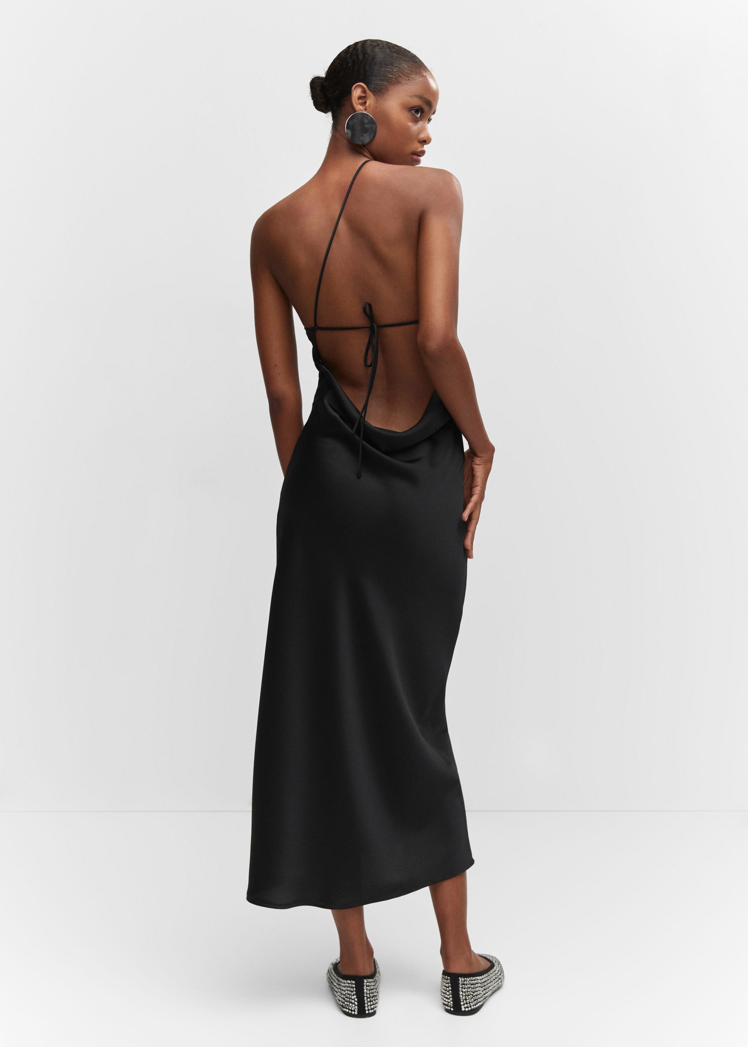 Robe satinée dos nu - Verso de l’article