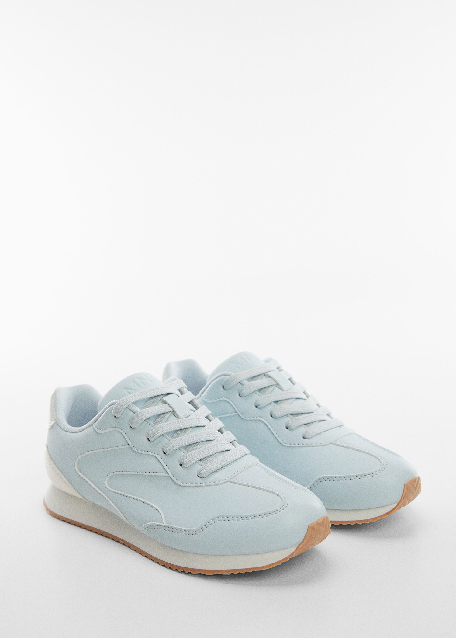Deportivas cordones - Plano medio