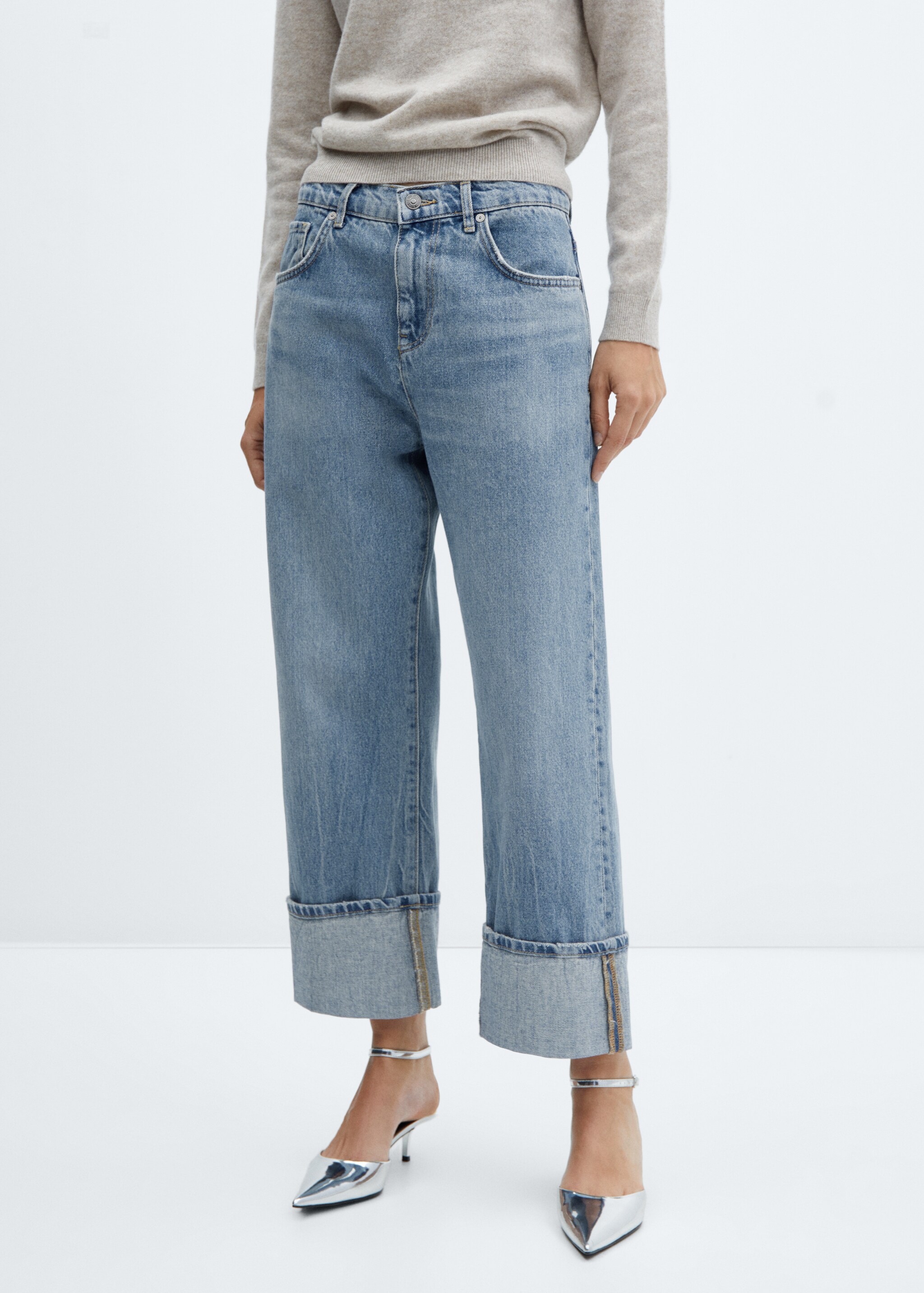 Jeans wideleg bajo vuelto - Plano medio