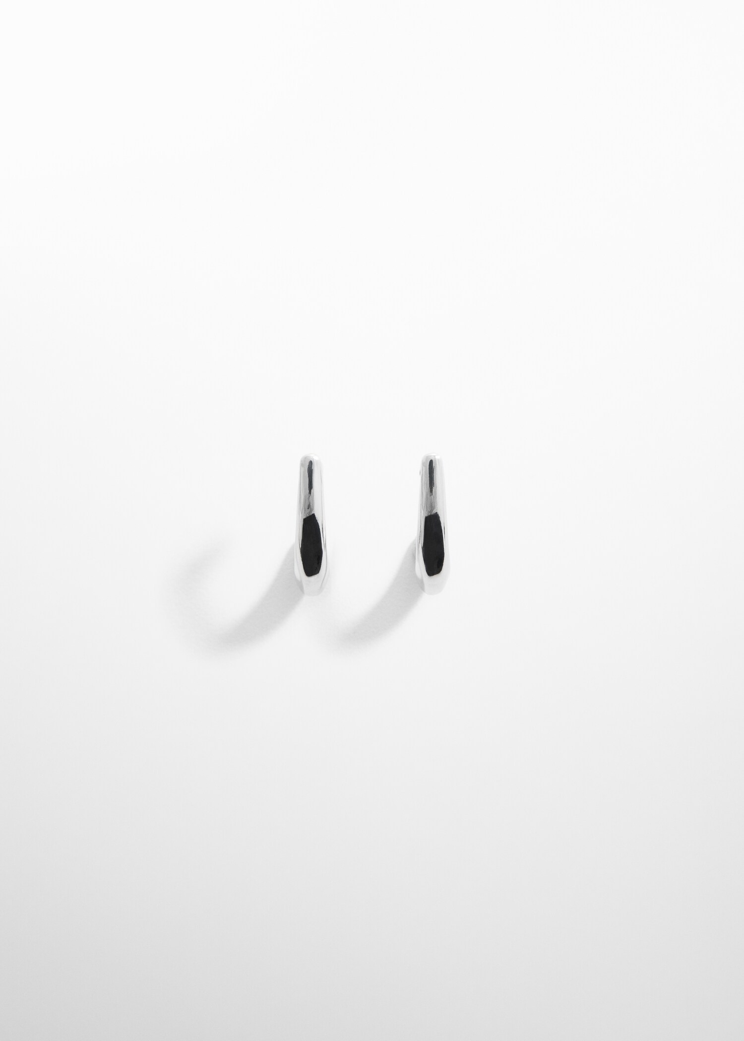 Oval hoop earrings - Article without model