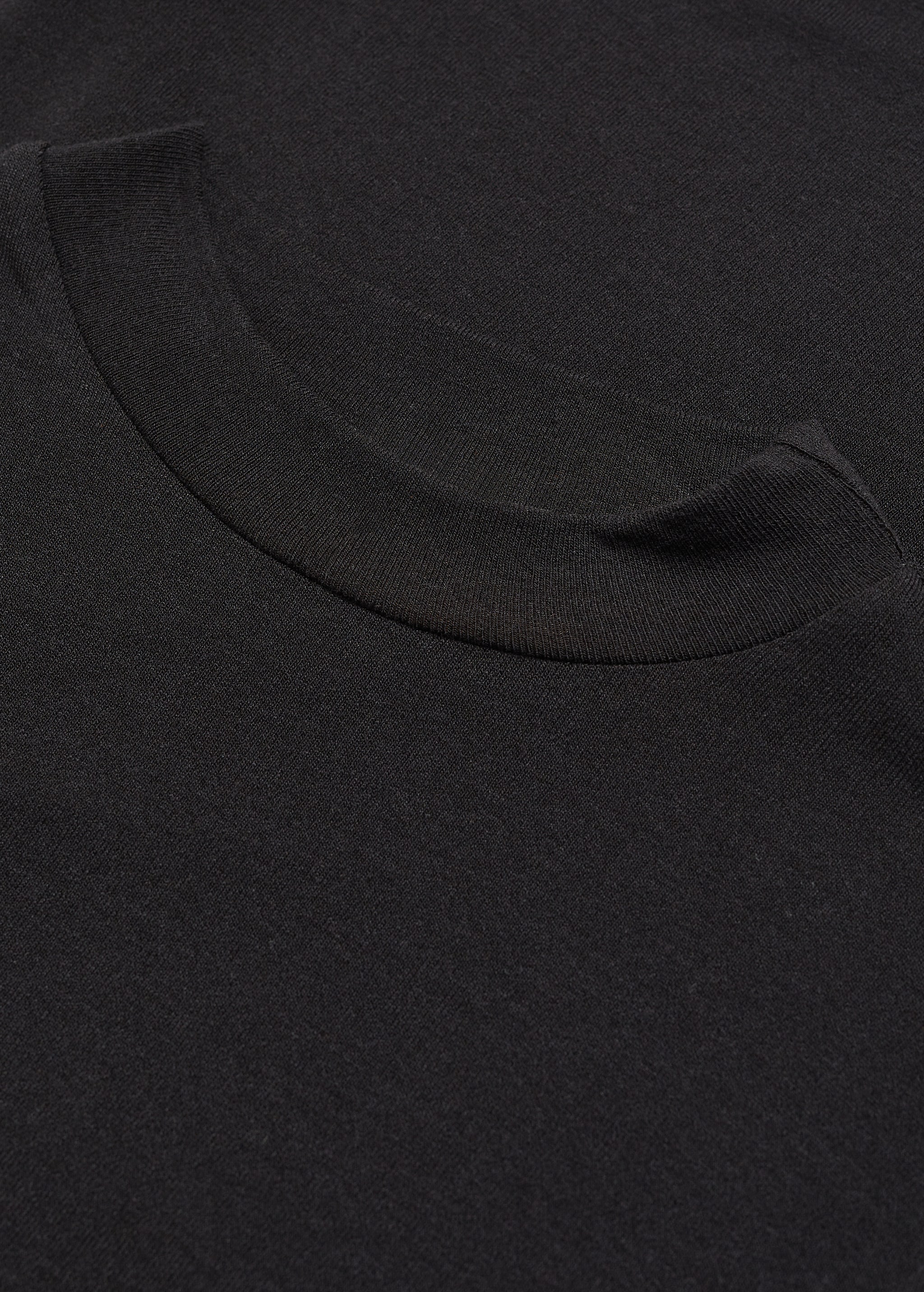 High collar T-shirt - Details of the article 8