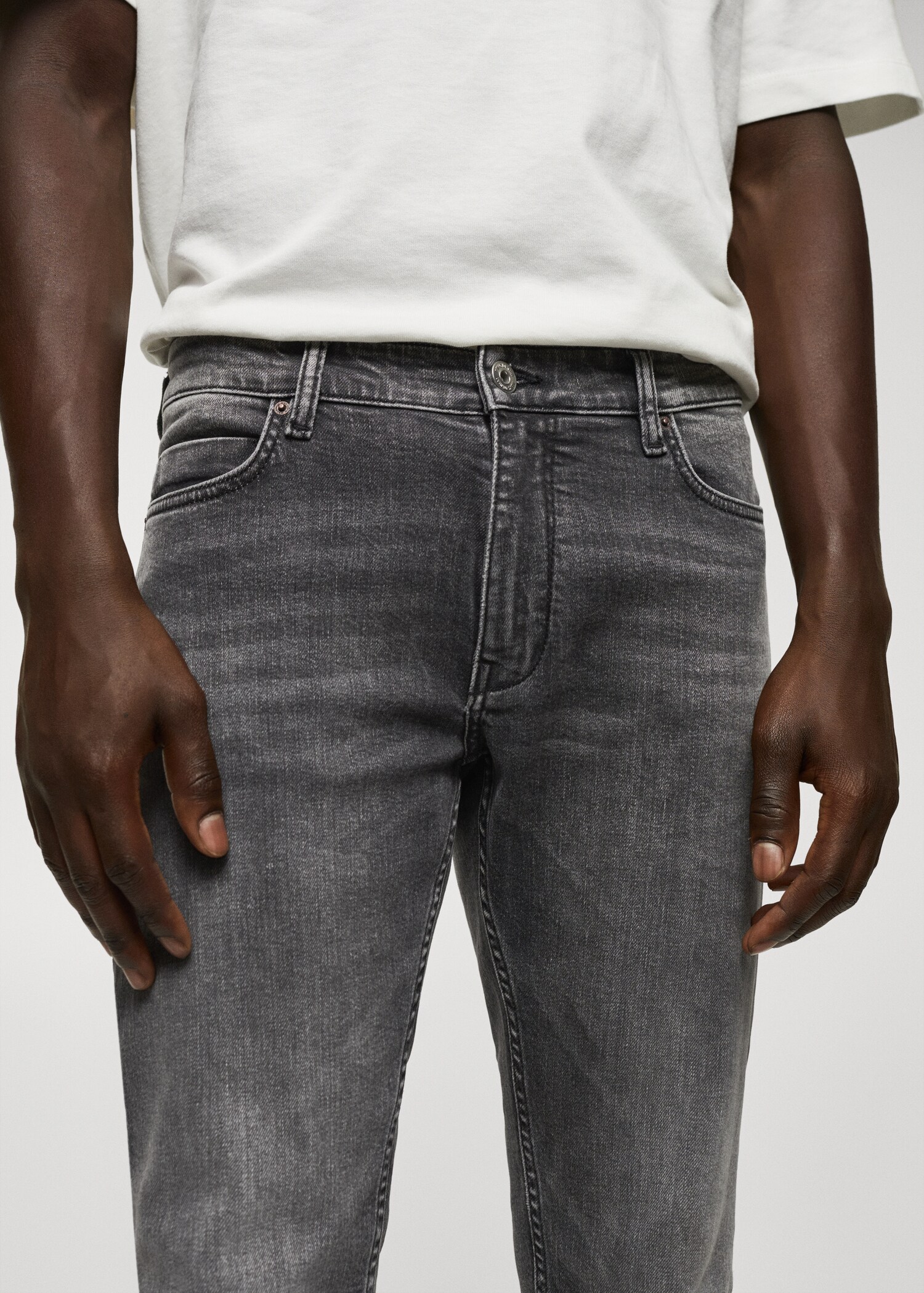 Tom tapered cropped jeans - Details of the article 1