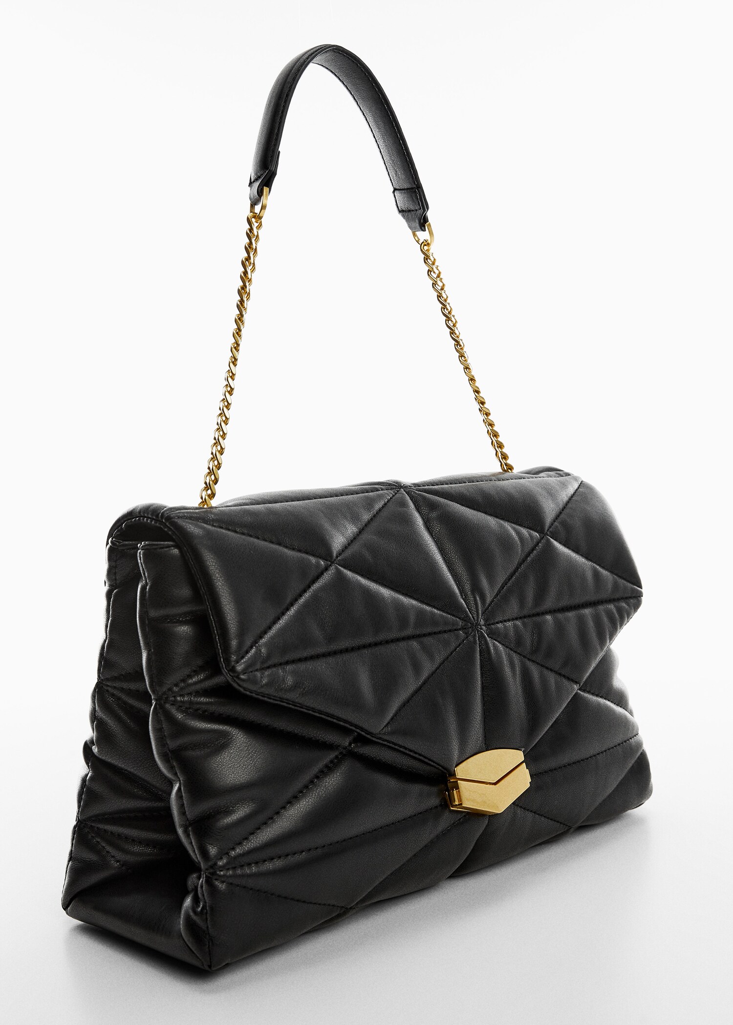 Bolso acolchado solapa - Plano medio