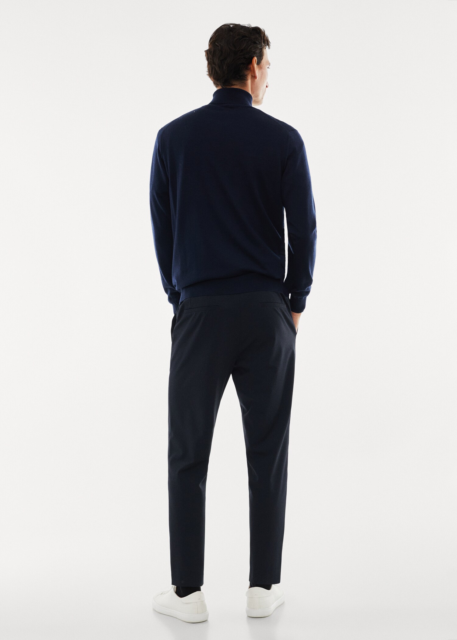 100% merino wool turtleneck sweater - Reverse of the article