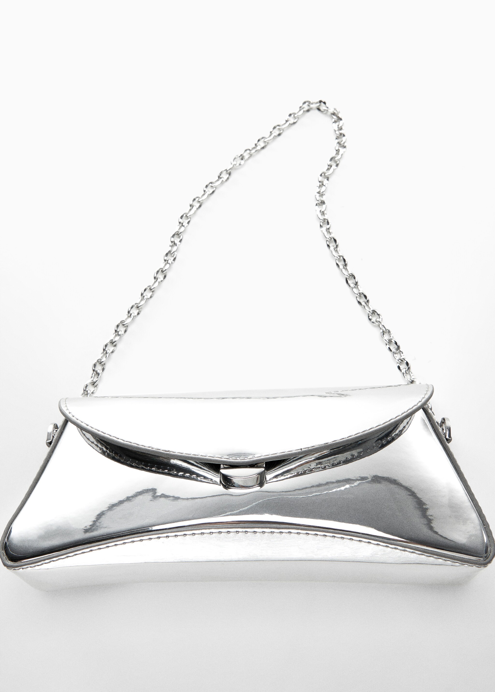 Patent leather chain handbag - Details of the article 5