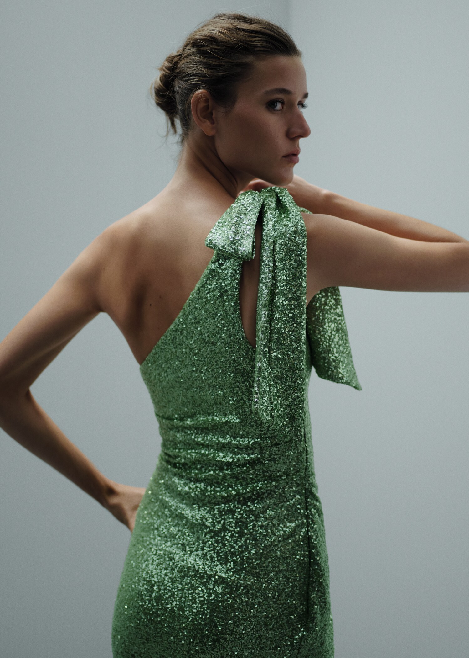Robe asymétrique sequins nœud - Détail de l'article 6