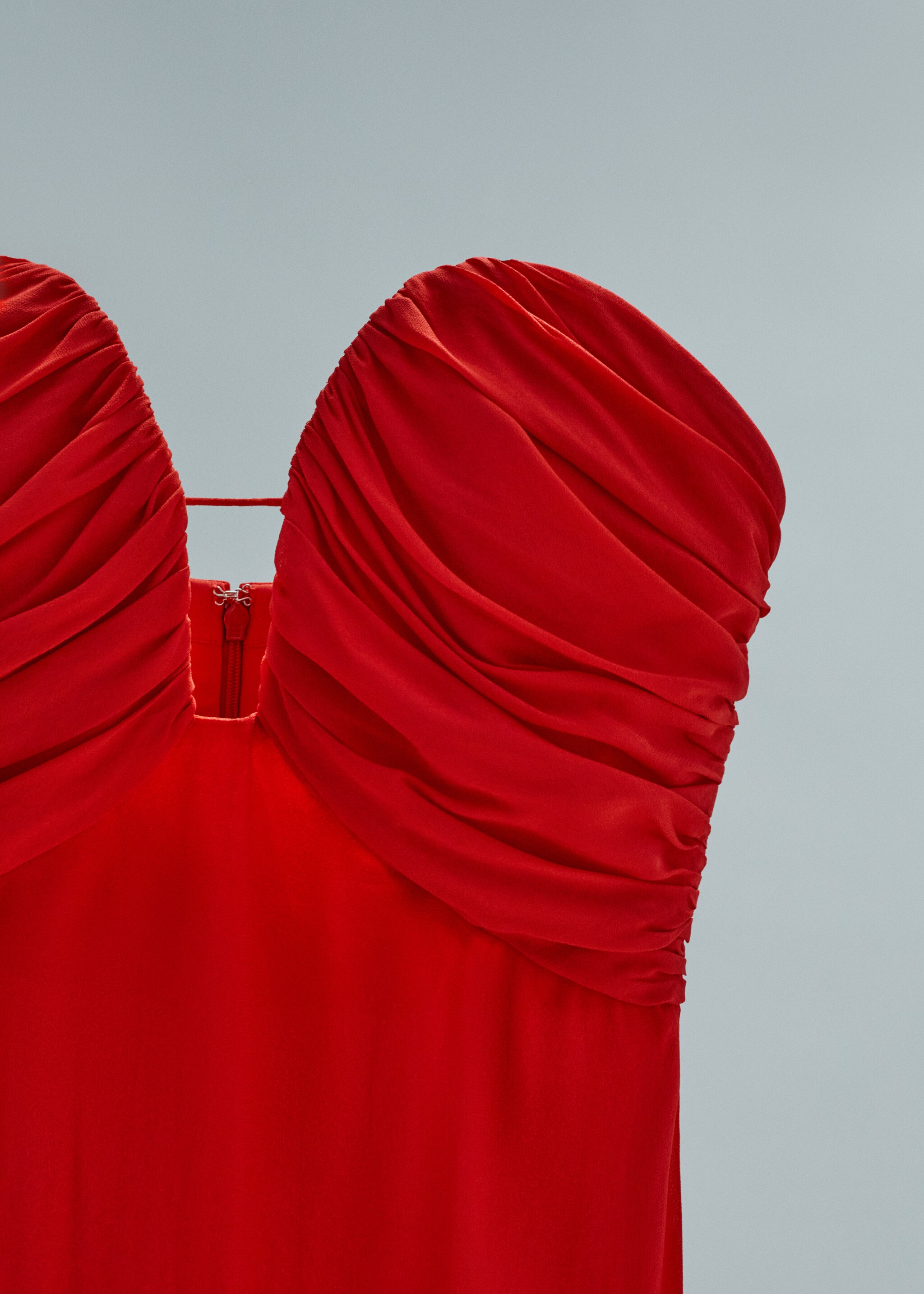 Strapless dress with sweetheart neckline  - Details of the article 8