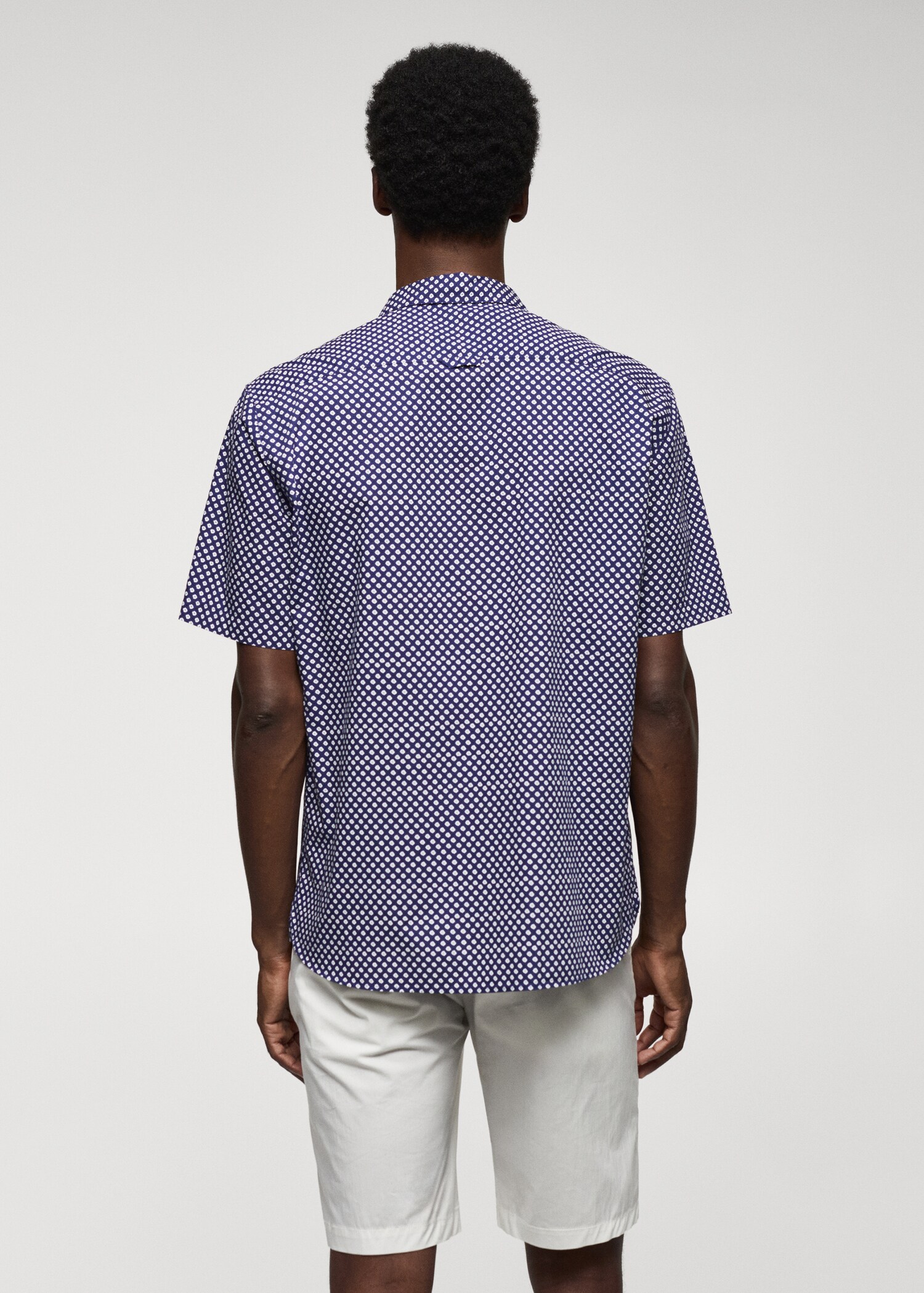 Camisa 100% algodón manga corta mircoestampado - Reverso del artículo