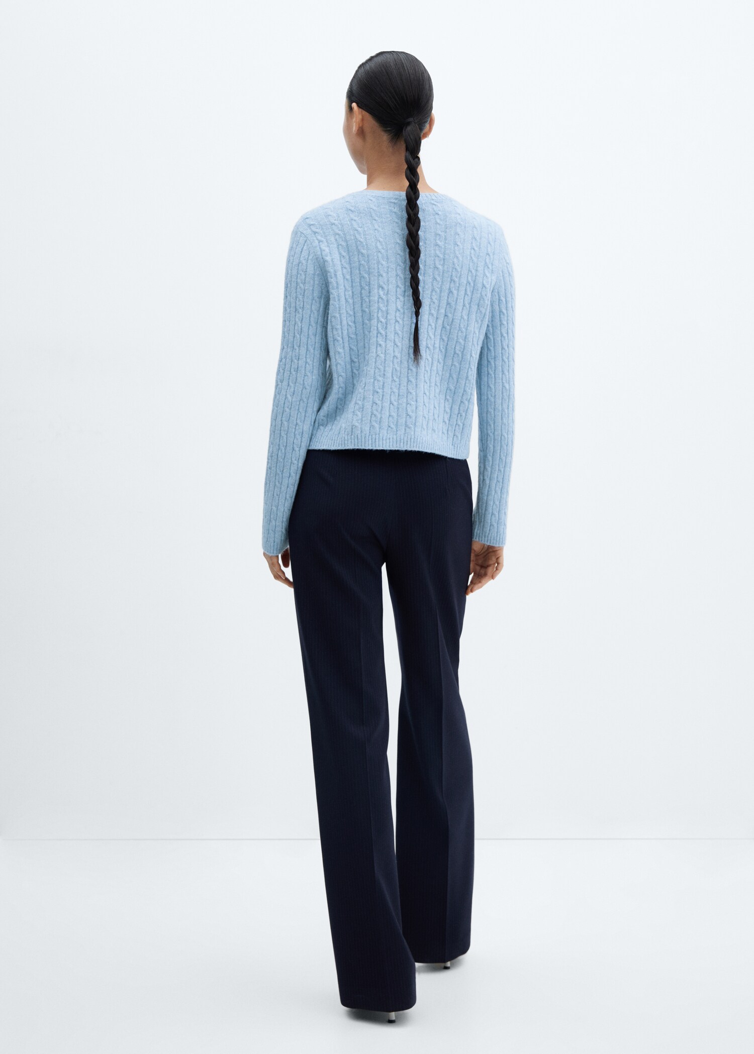 Cable-knit sweater - Reverse of the article