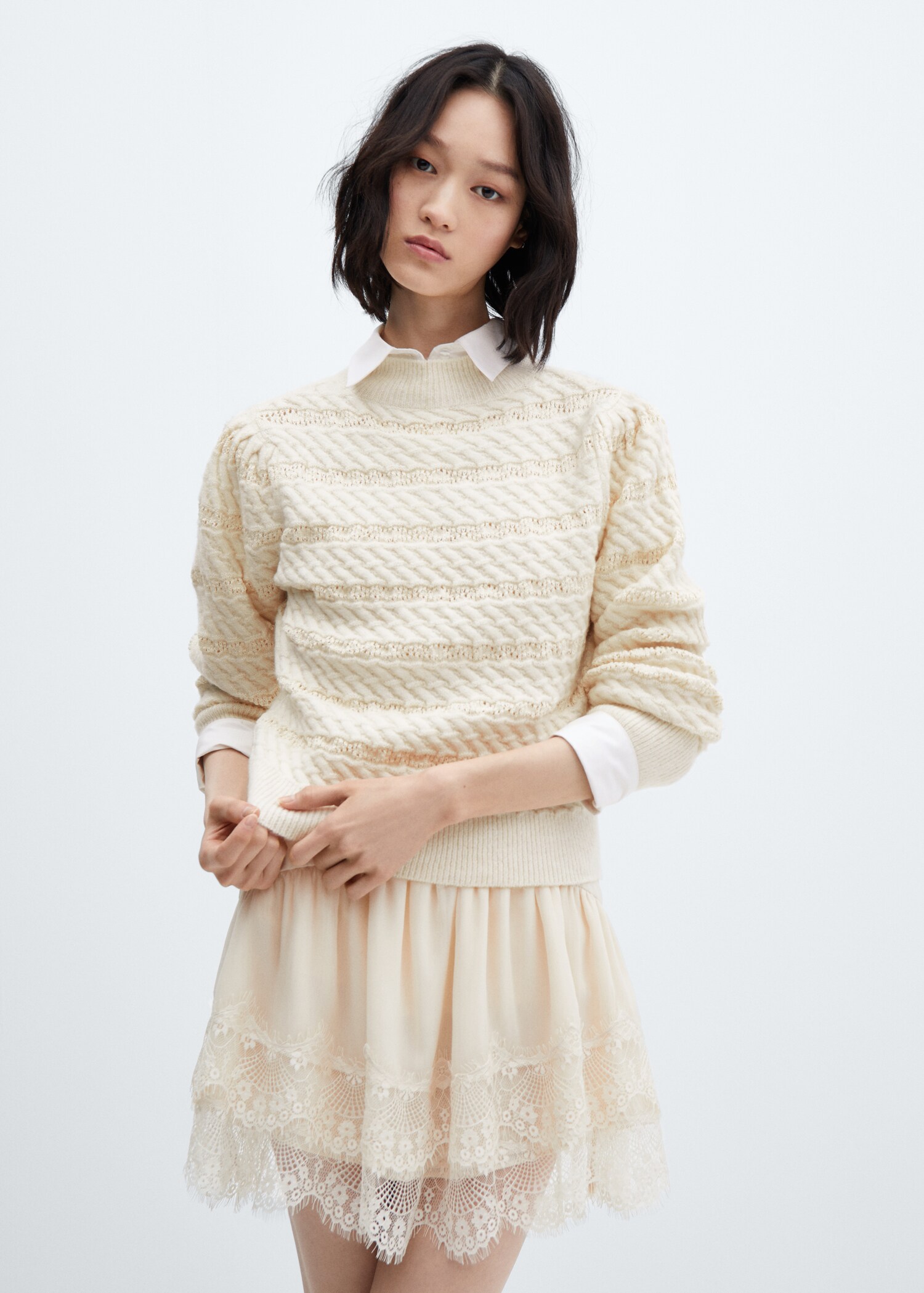 Knitted braided sweater - Plan mediu