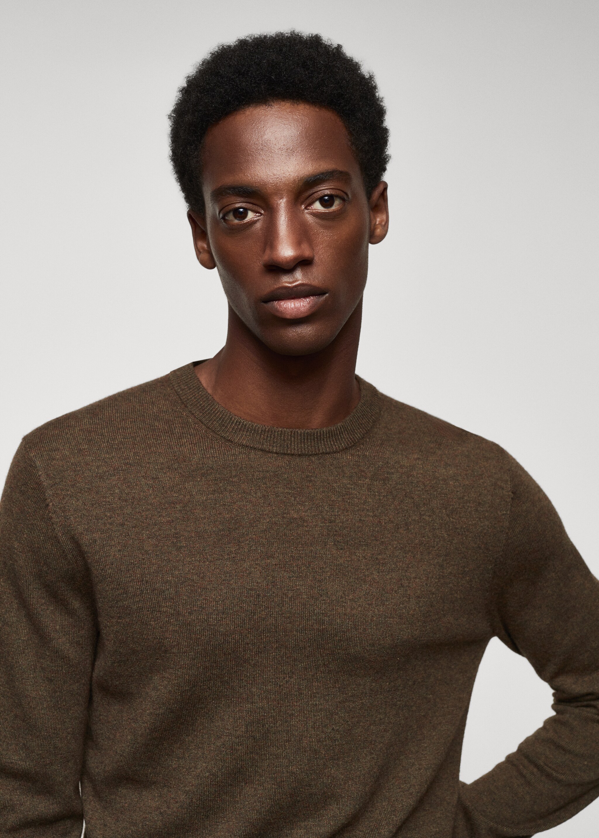 Fine-knit wool-blend sweater - Details of the article 1