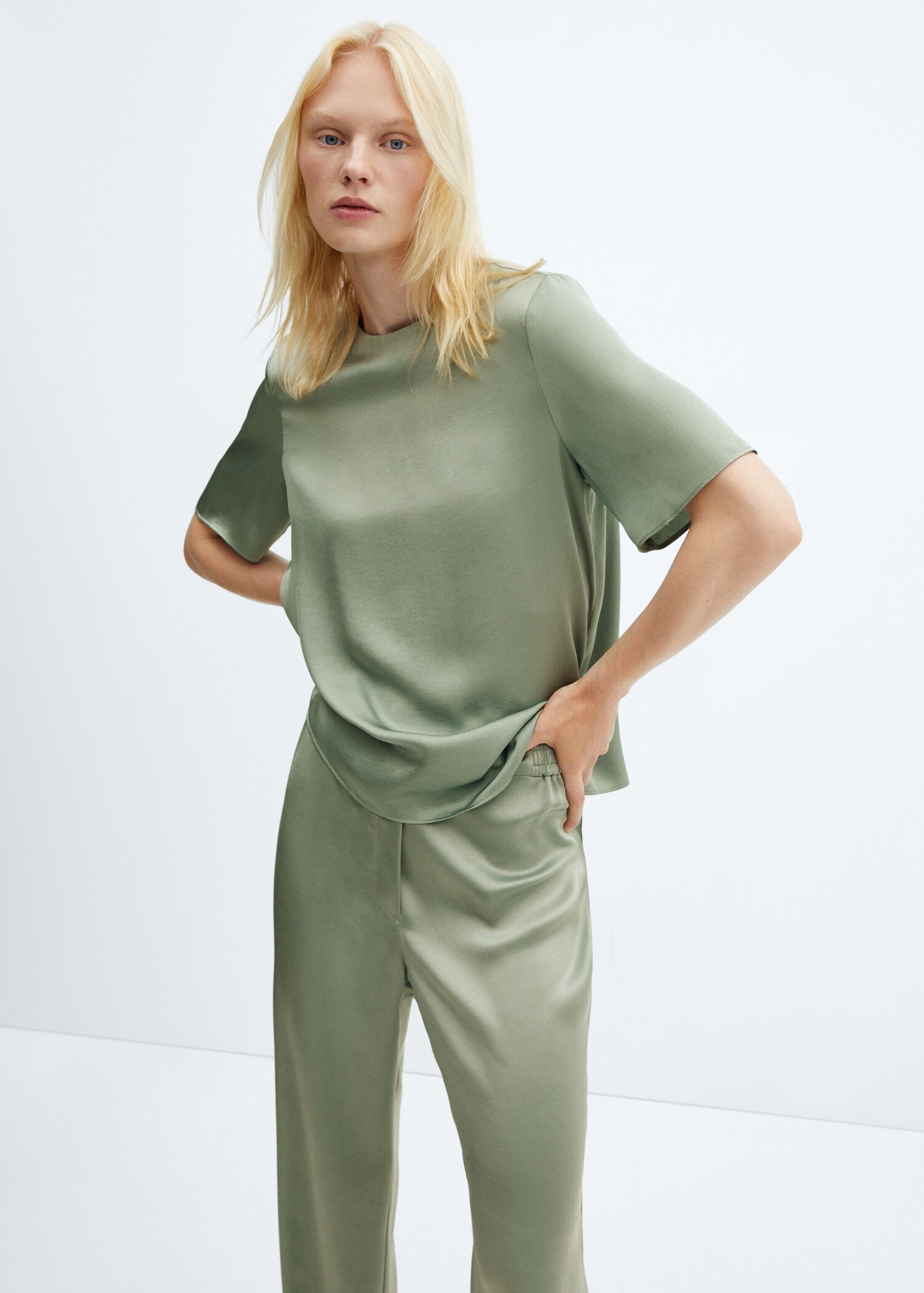 Satin pants with elastic waist - Details of the article 1