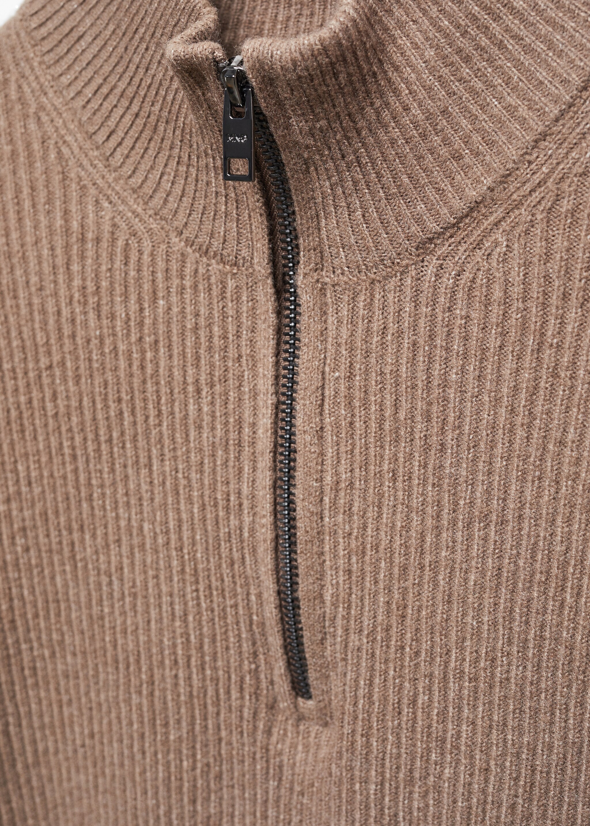Gerippter Pullover mit Reißverschluss - Detail des Artikels 8